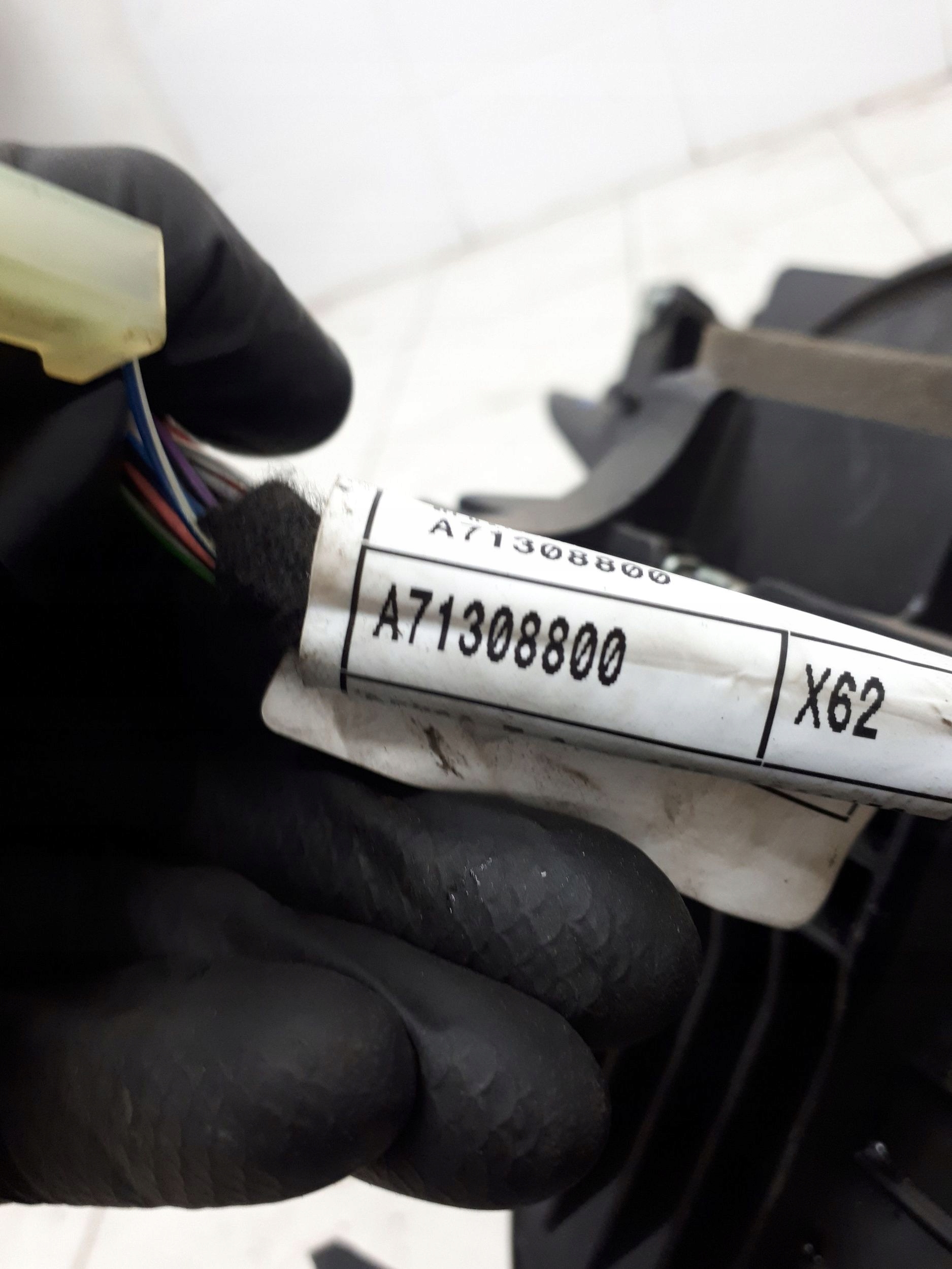 2016 renault MASTER III Группа нагреватель 272700034R