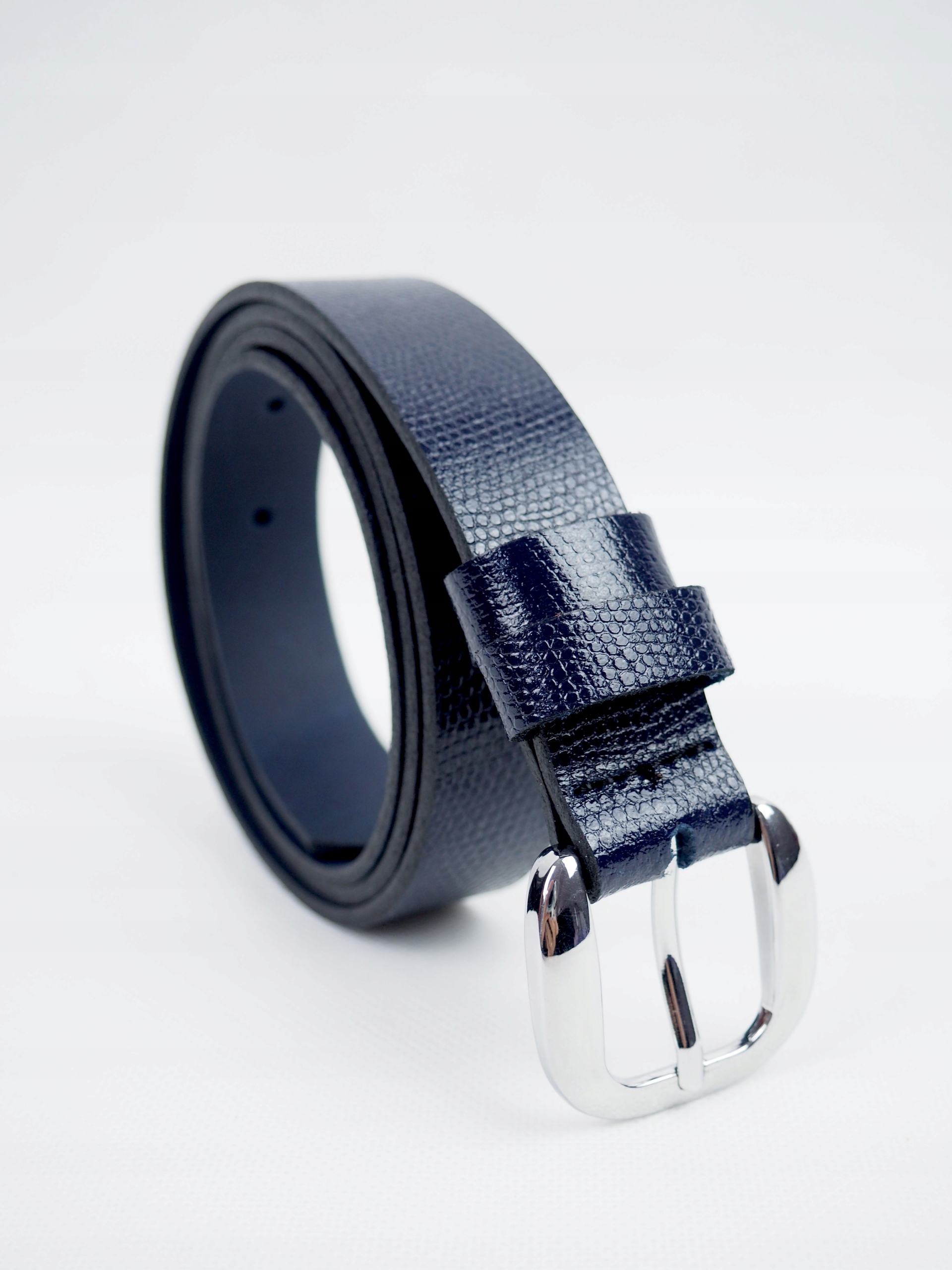 

Damski pasek skórzany struktura skóry krokodyla