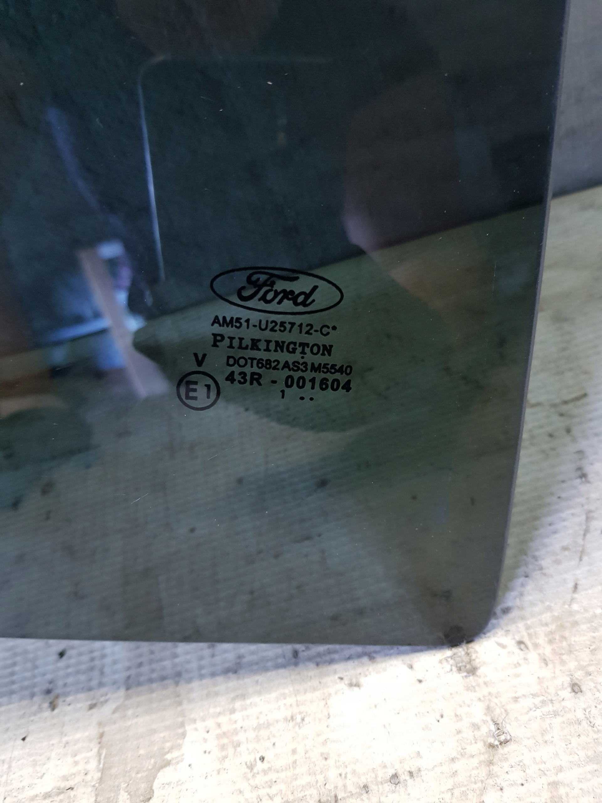 window door right rear part FORD GRAND C-MAX AM51U25712C