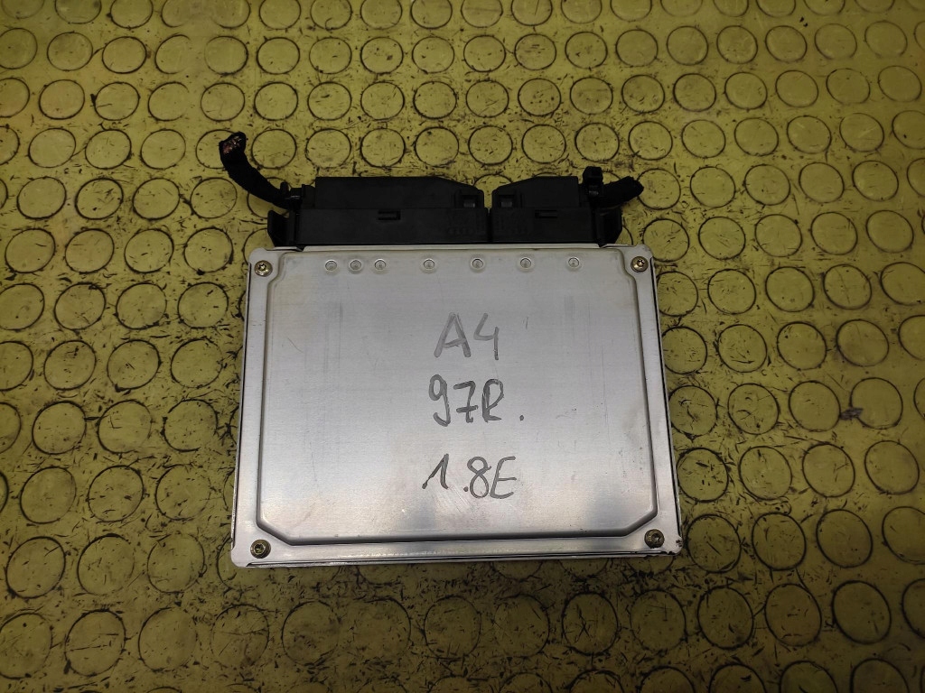 AUDI A4 B5 1.8 control unit of the engine 0261204183