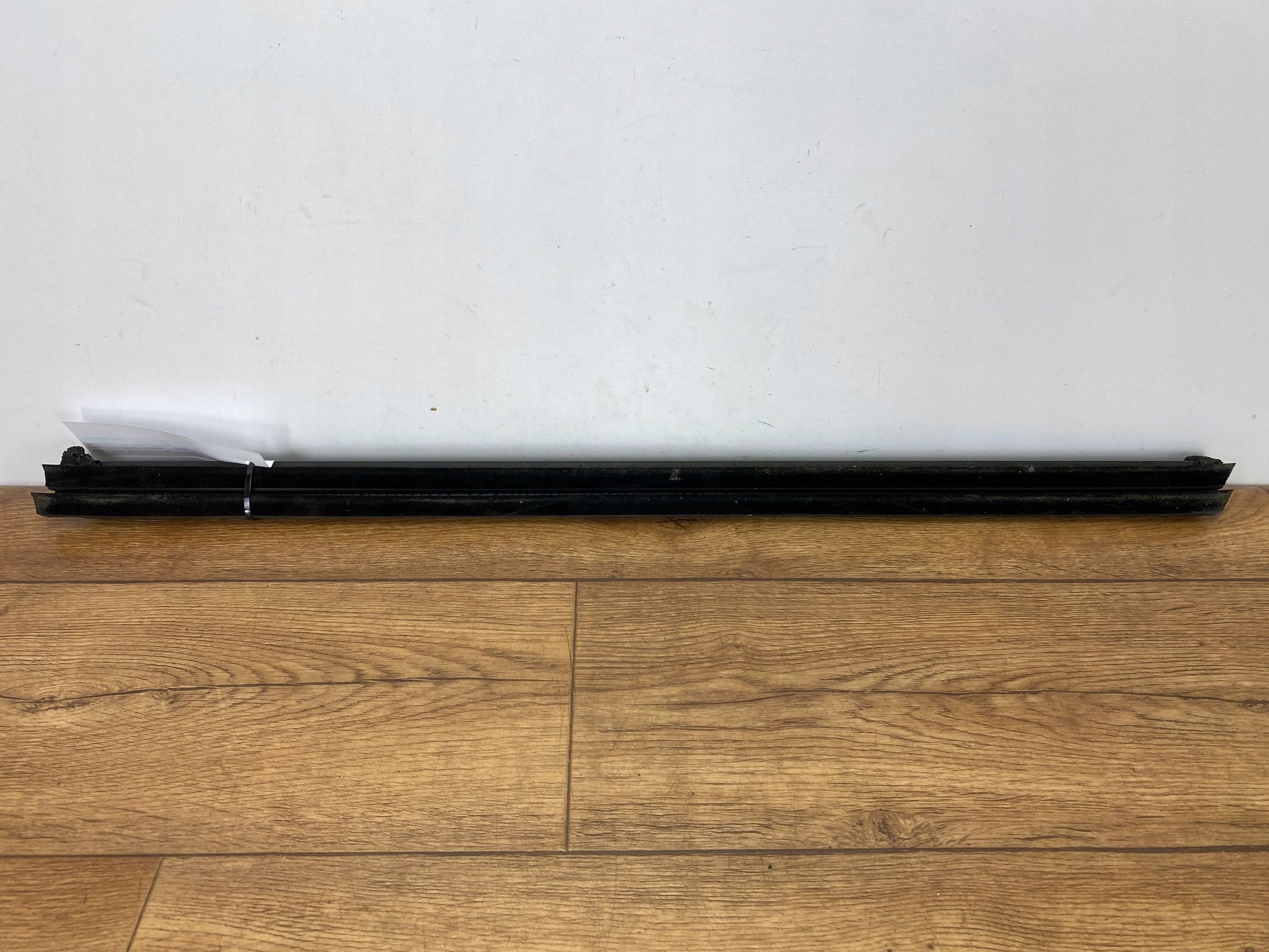 gasket door moulding dust left front Ford Maverick 2021+