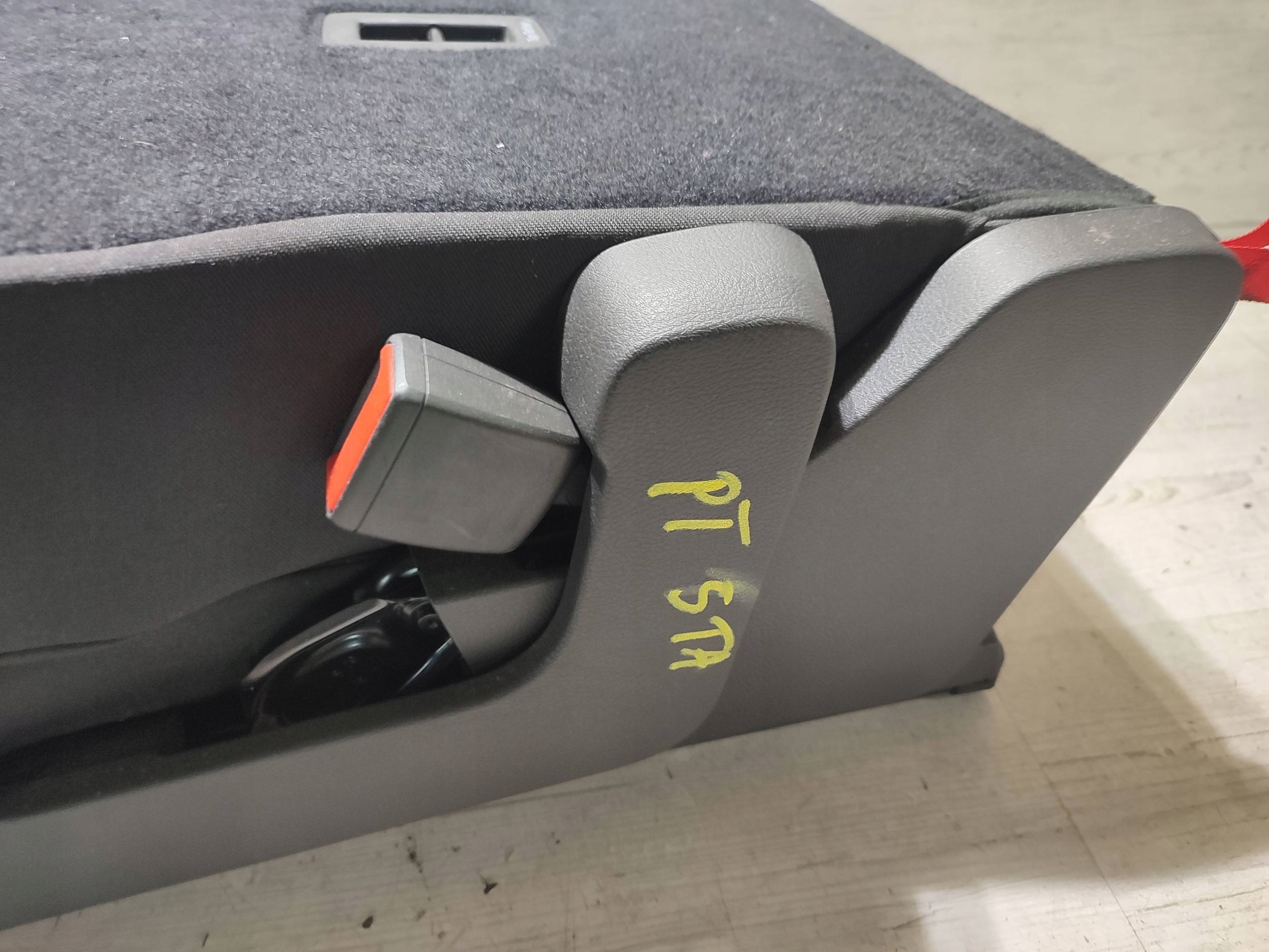 Volkswagen Touran III 2020 heck Seite rechts Sitz Sitz