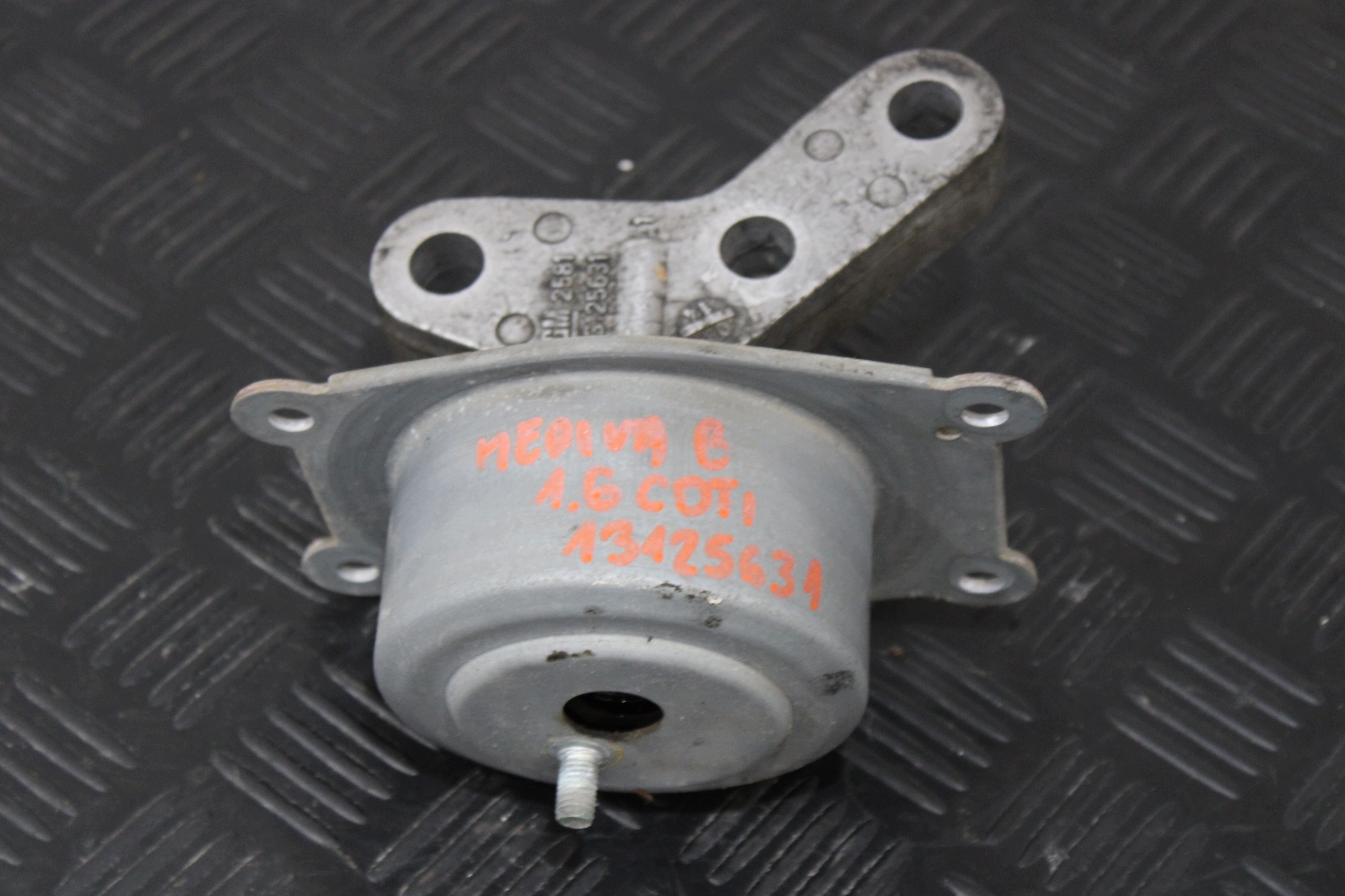 holder engine mount 13125631 OPEL MERIVA B LIFT 1.6 CDTI