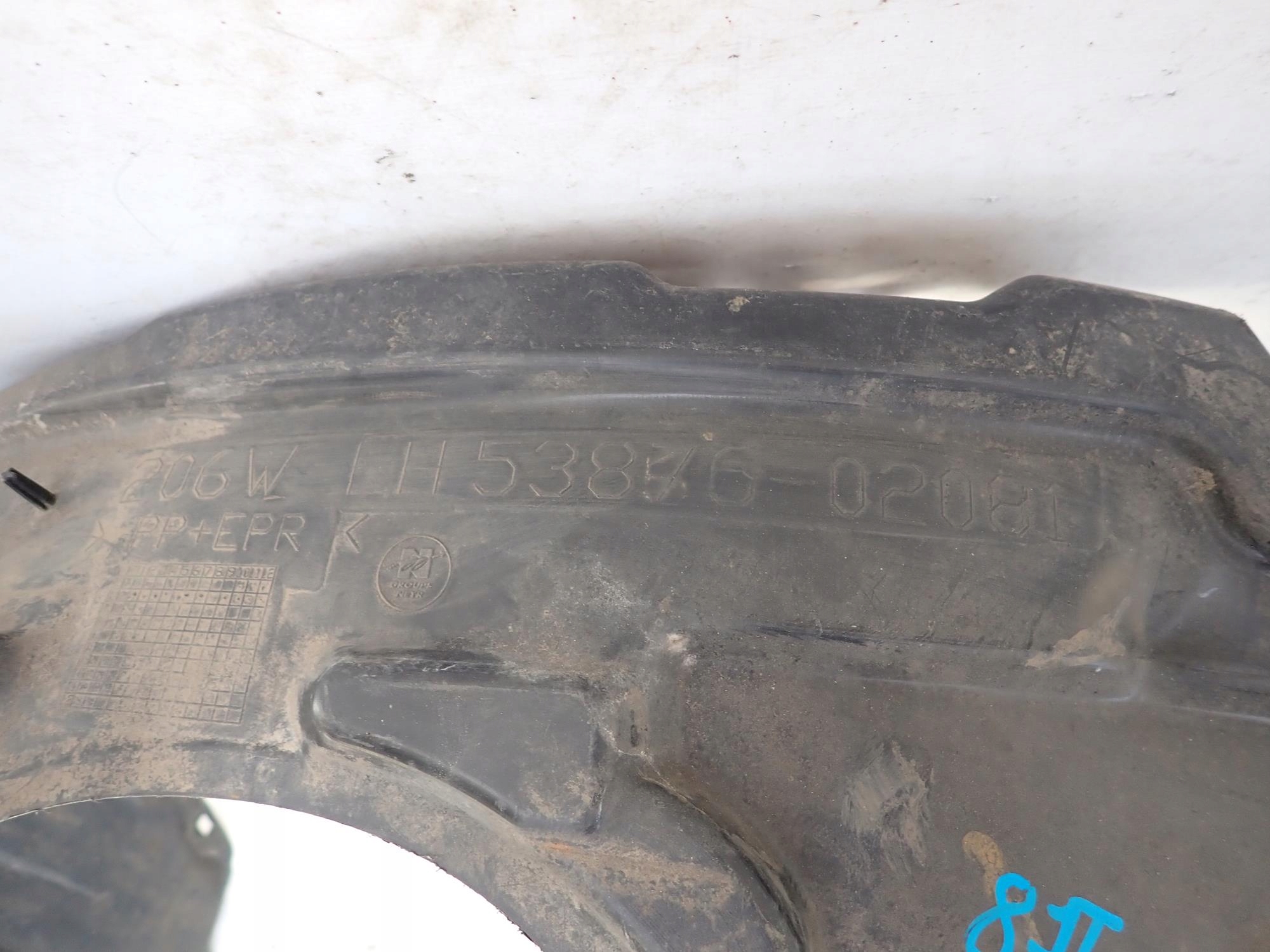 TOYOTA COROLLA IX 9 01-07 mudguard front front left