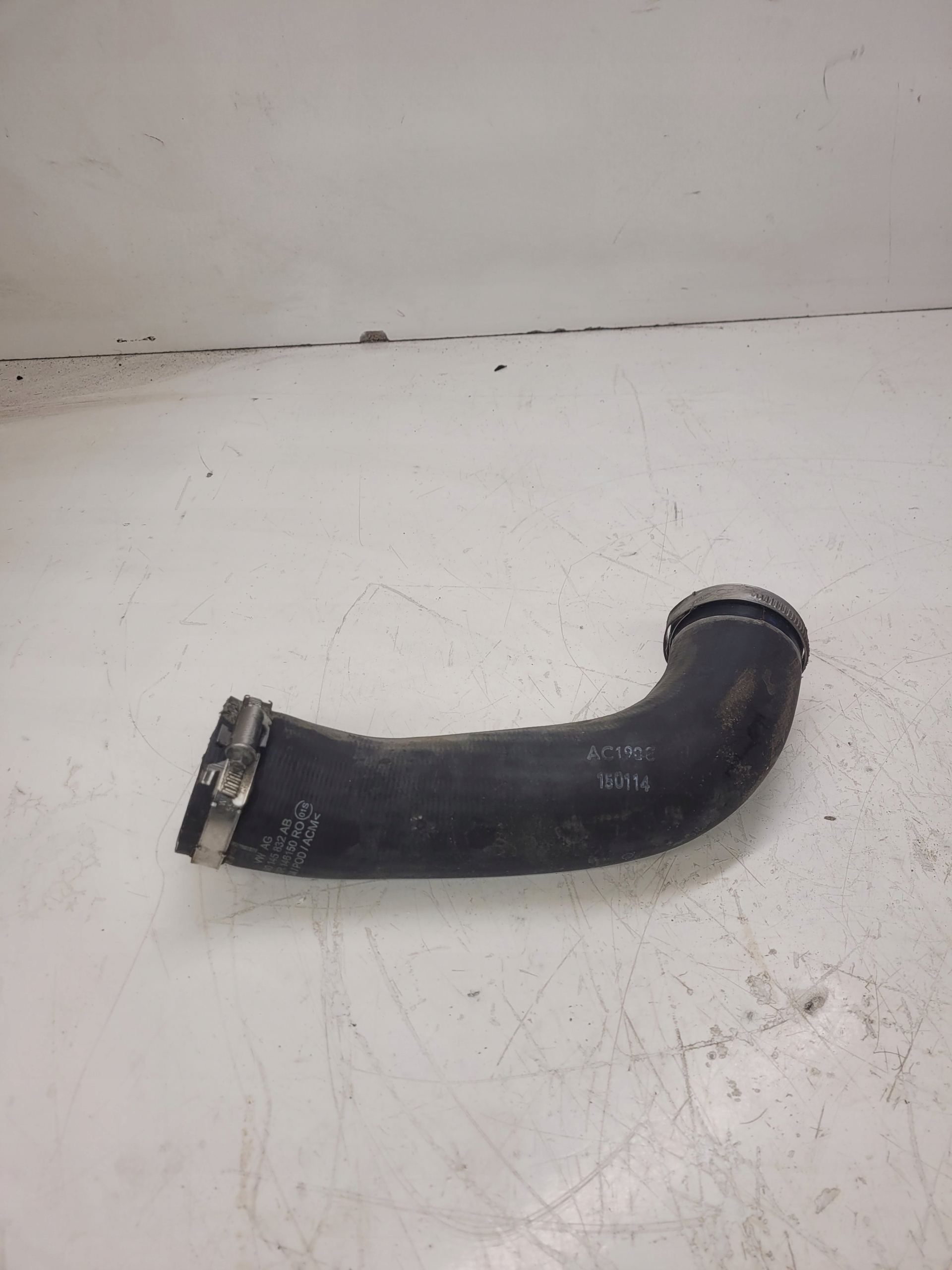 vedení hadice intercoolera AUDI Q3 VW 5N0145832AB