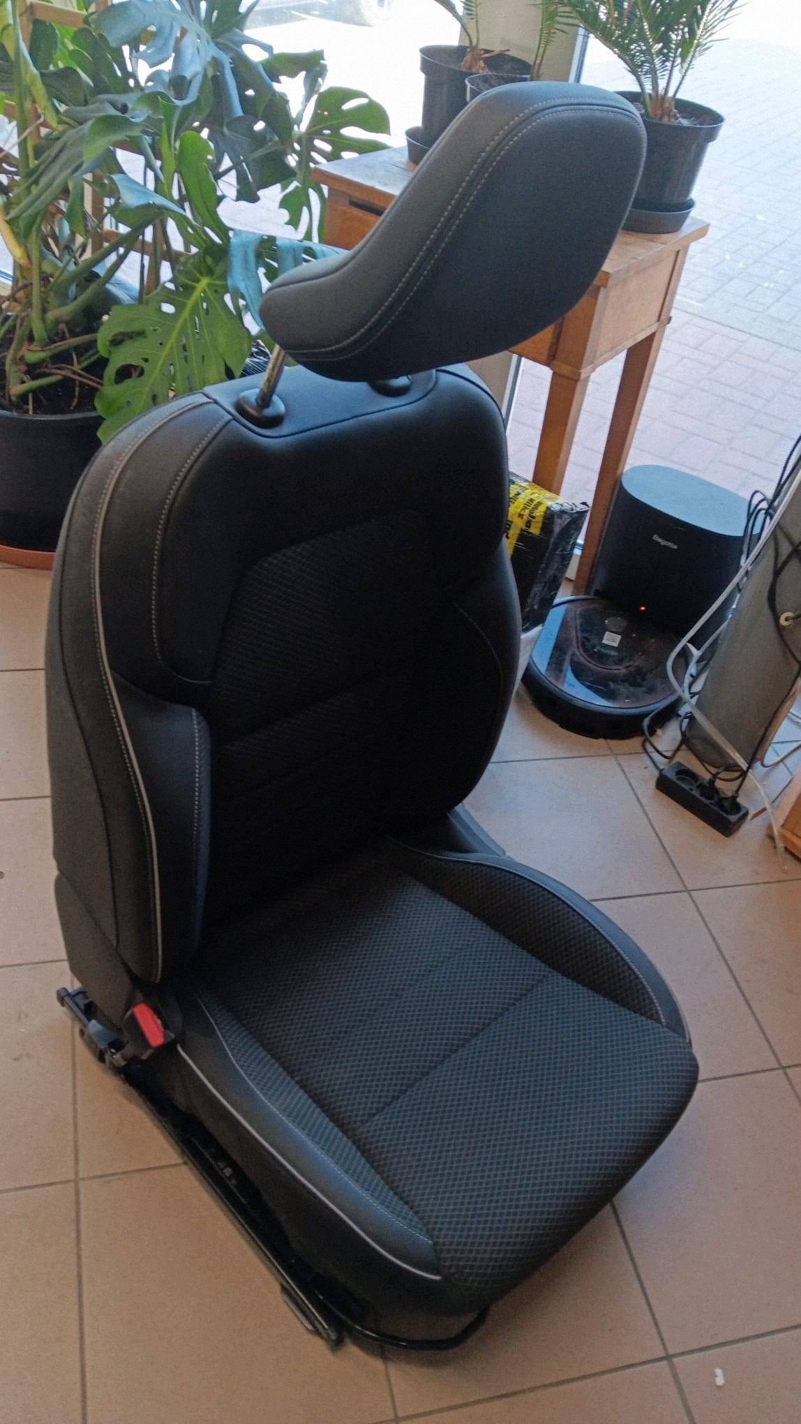 seat driver´s front side left sensor airbag Renault Arkana semi leather