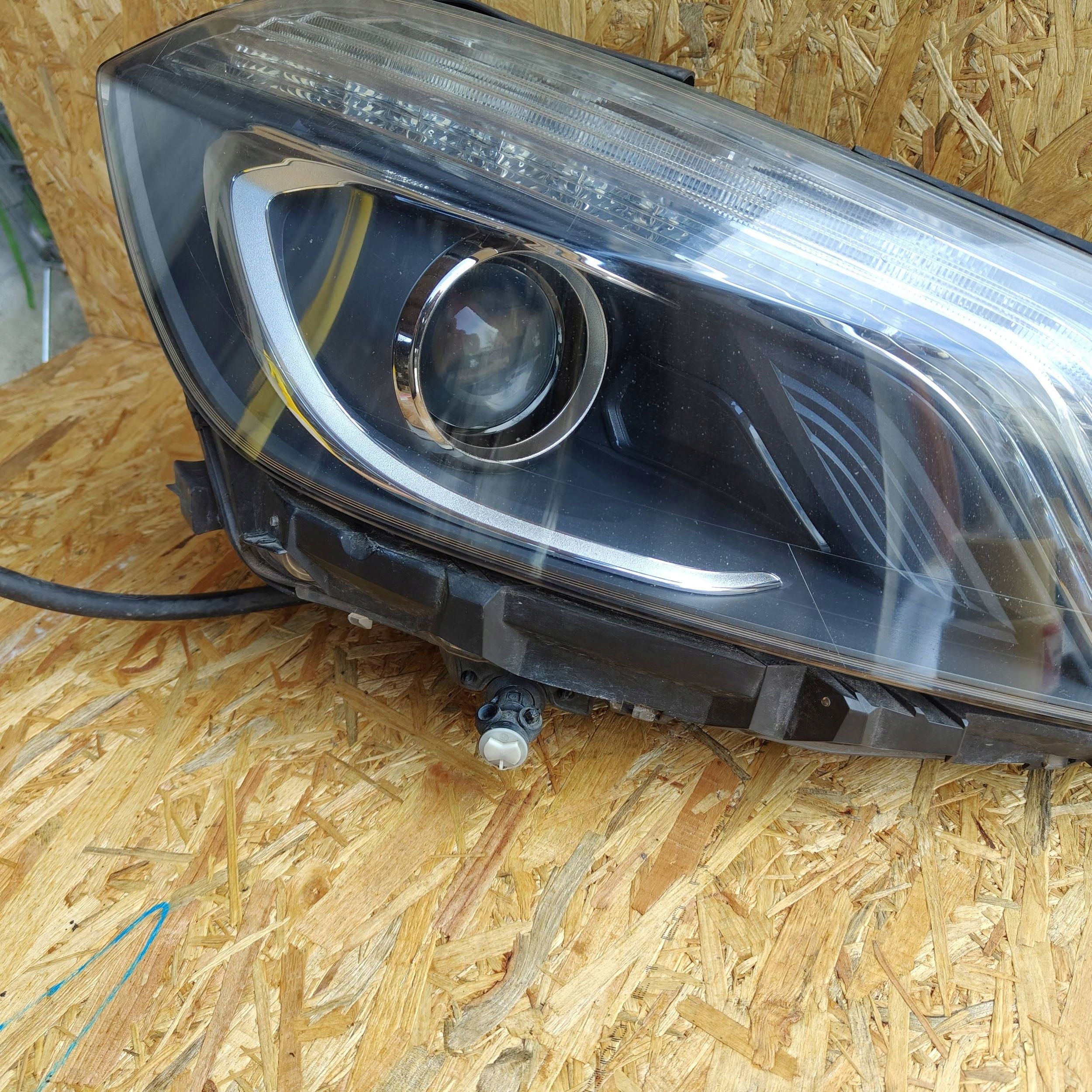 Reflektor front side right Mercedes-Benz A W176 A1768201261