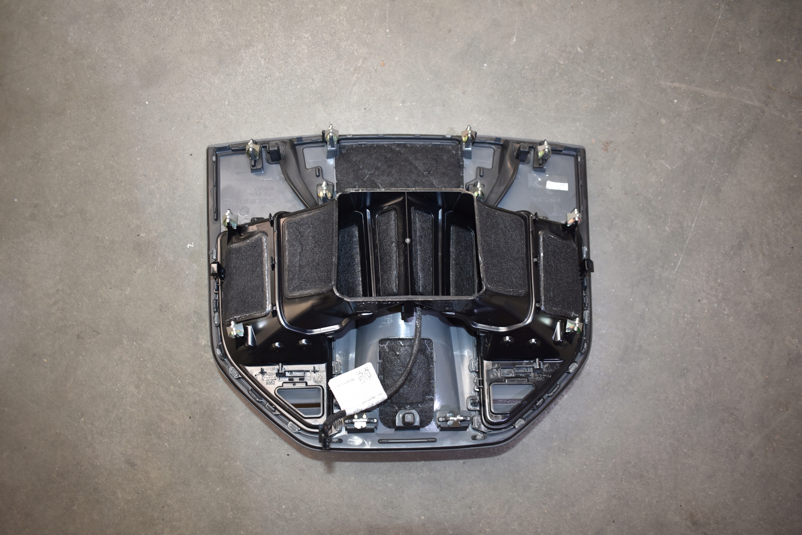 IDEALNA Grille Console STOPER PORSCHE 992 1