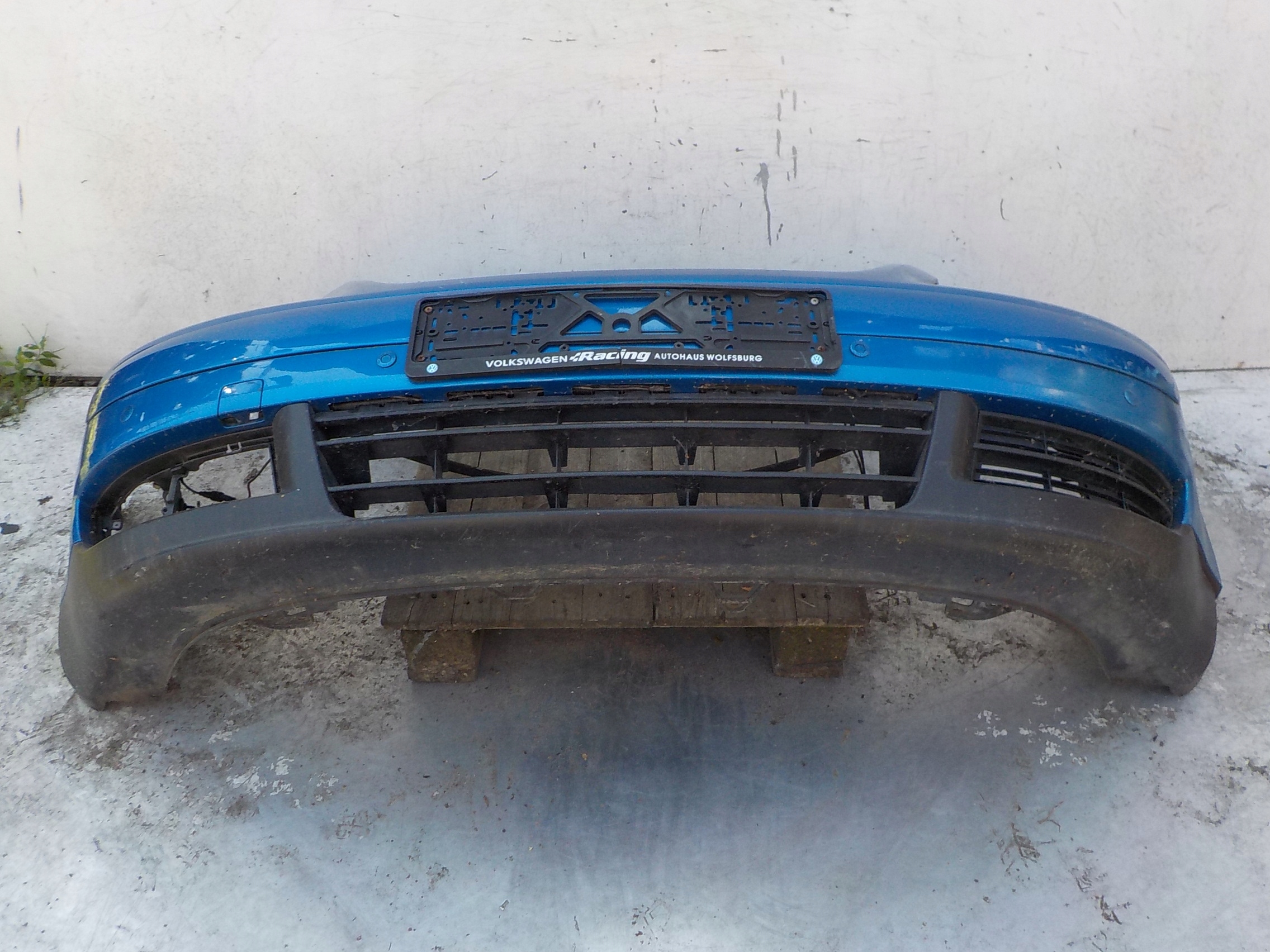13 VW TOURAN and 1 bumper front front PDC washers
