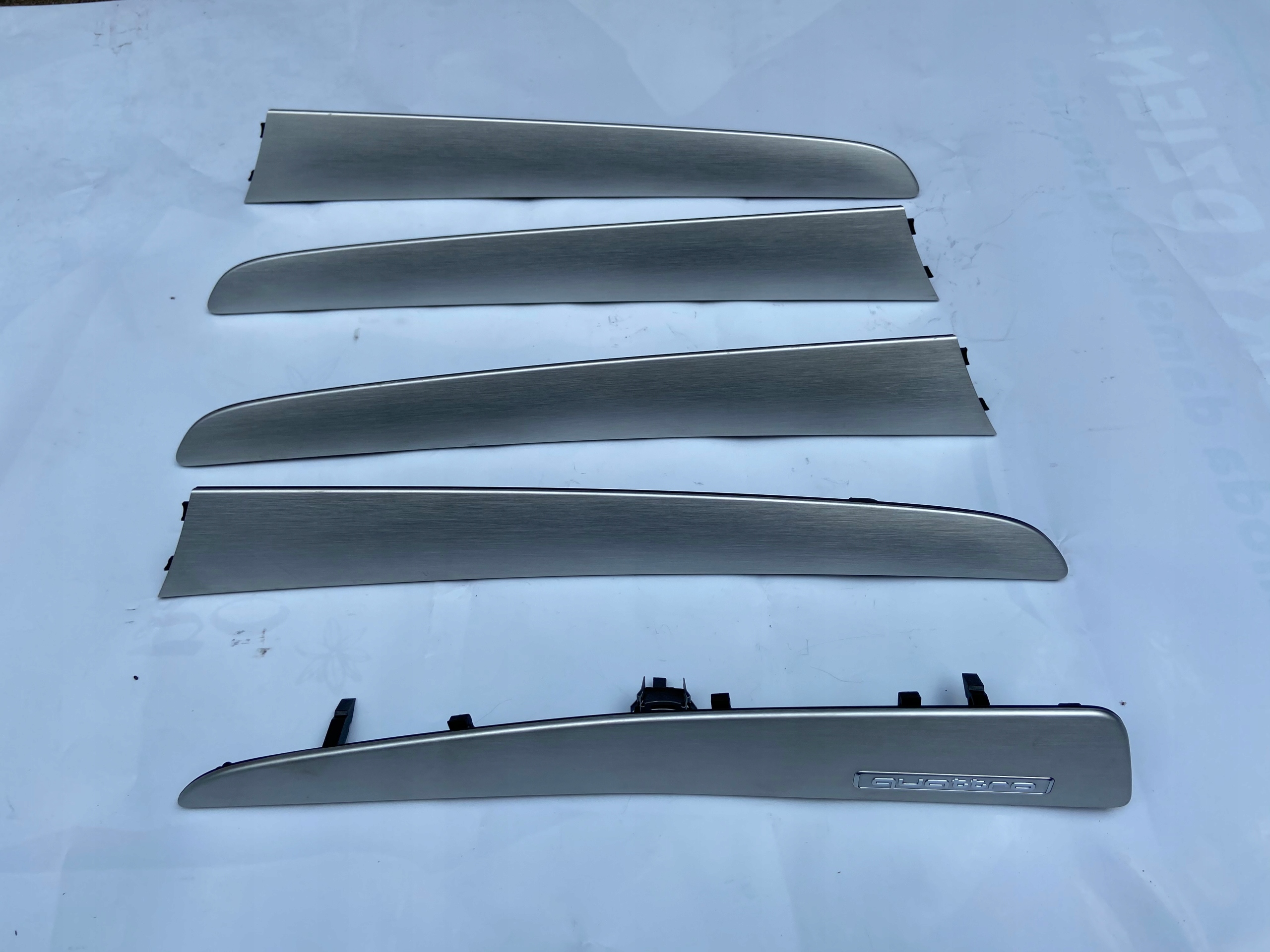 Декоративні планки Q5 8R алюмінієвий комплект