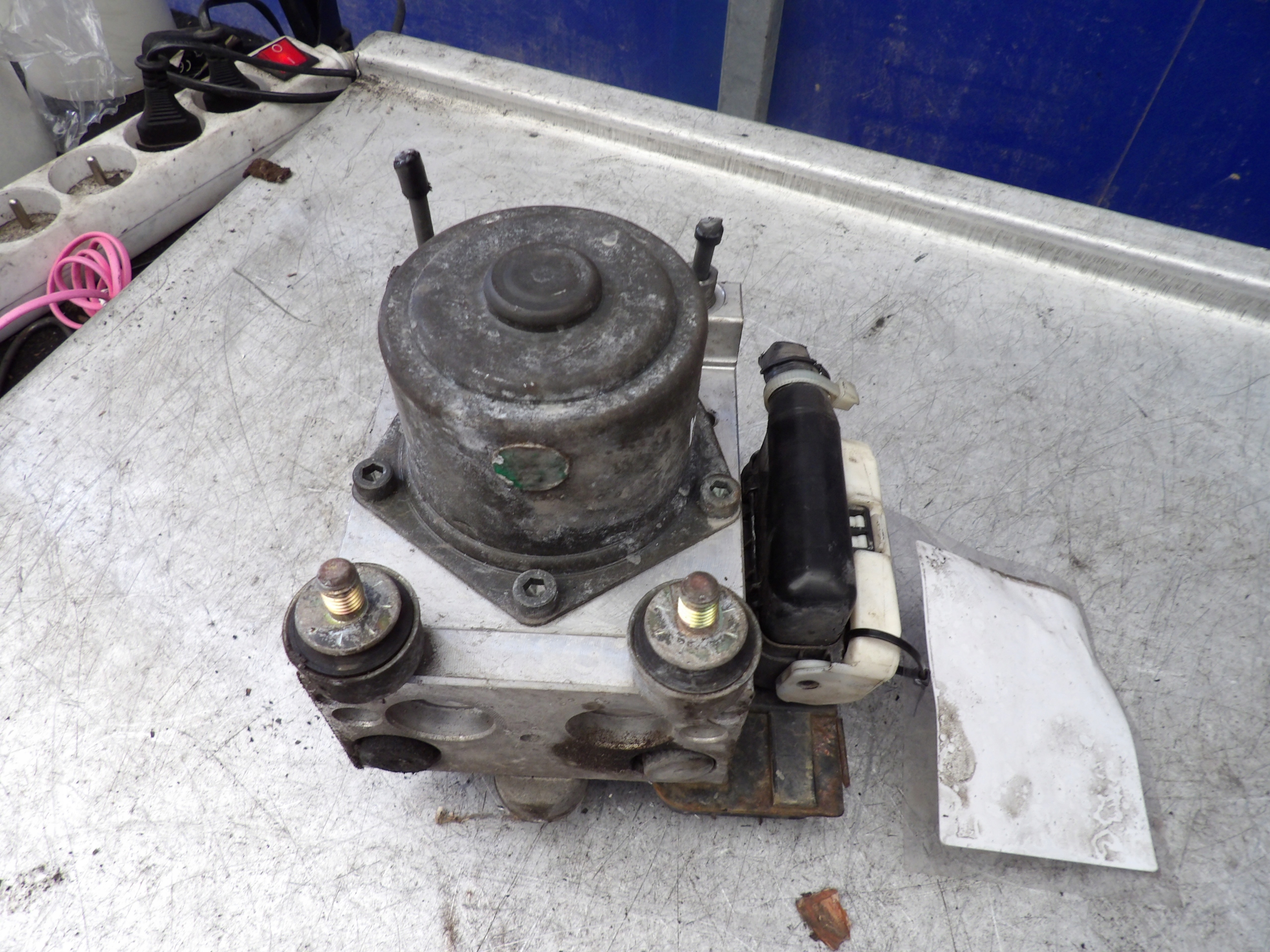 MAZDA 6 E POMPA ABS 1,8B 437-0764 2067141