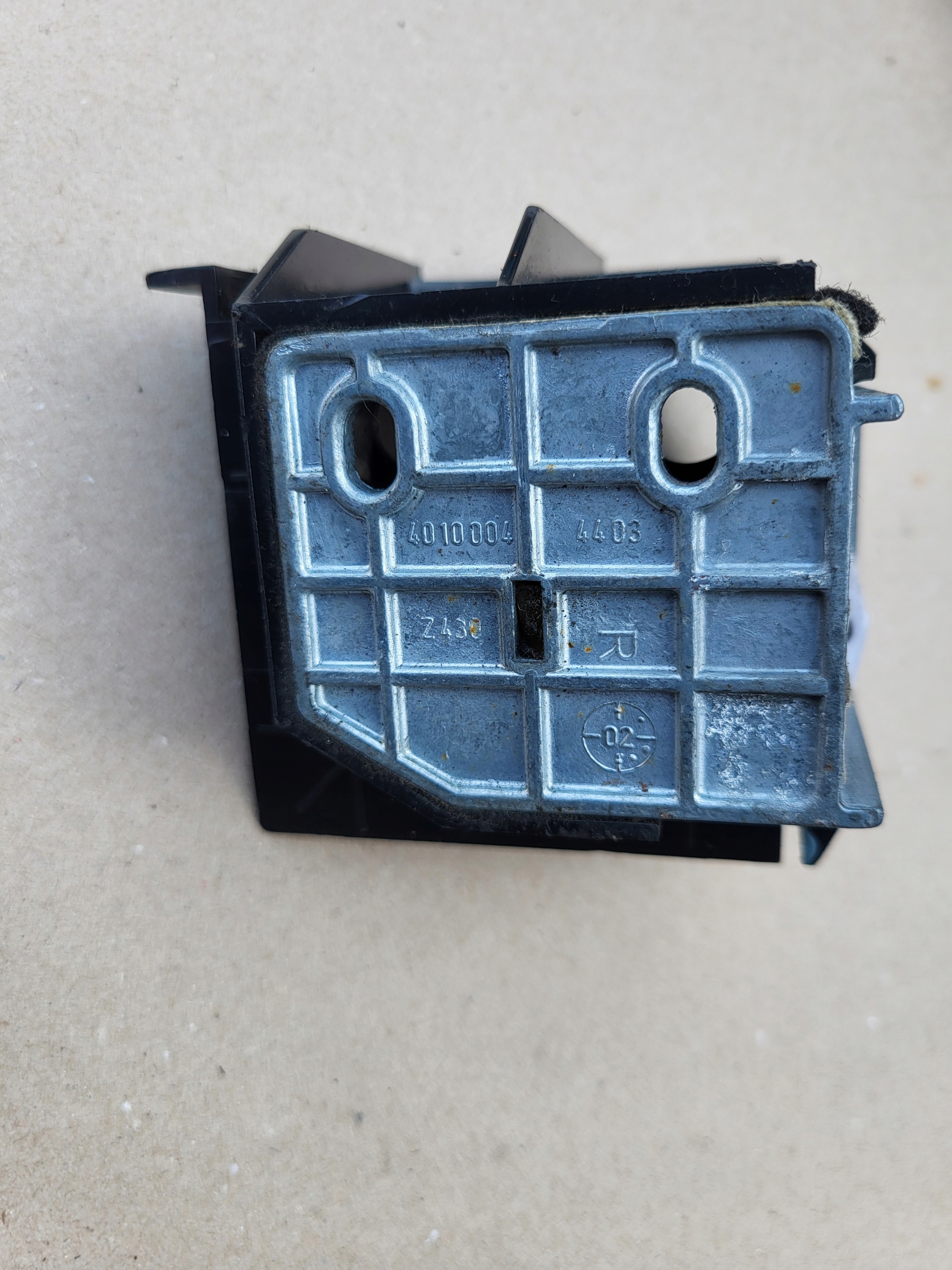 bracket holder hook ROLETY boot right rear part BMW 5 E39 KOMBI OE