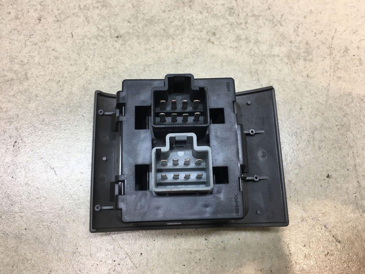 PANEL SZYB far CHRYSLER PT CRUISER OUG381L8AA