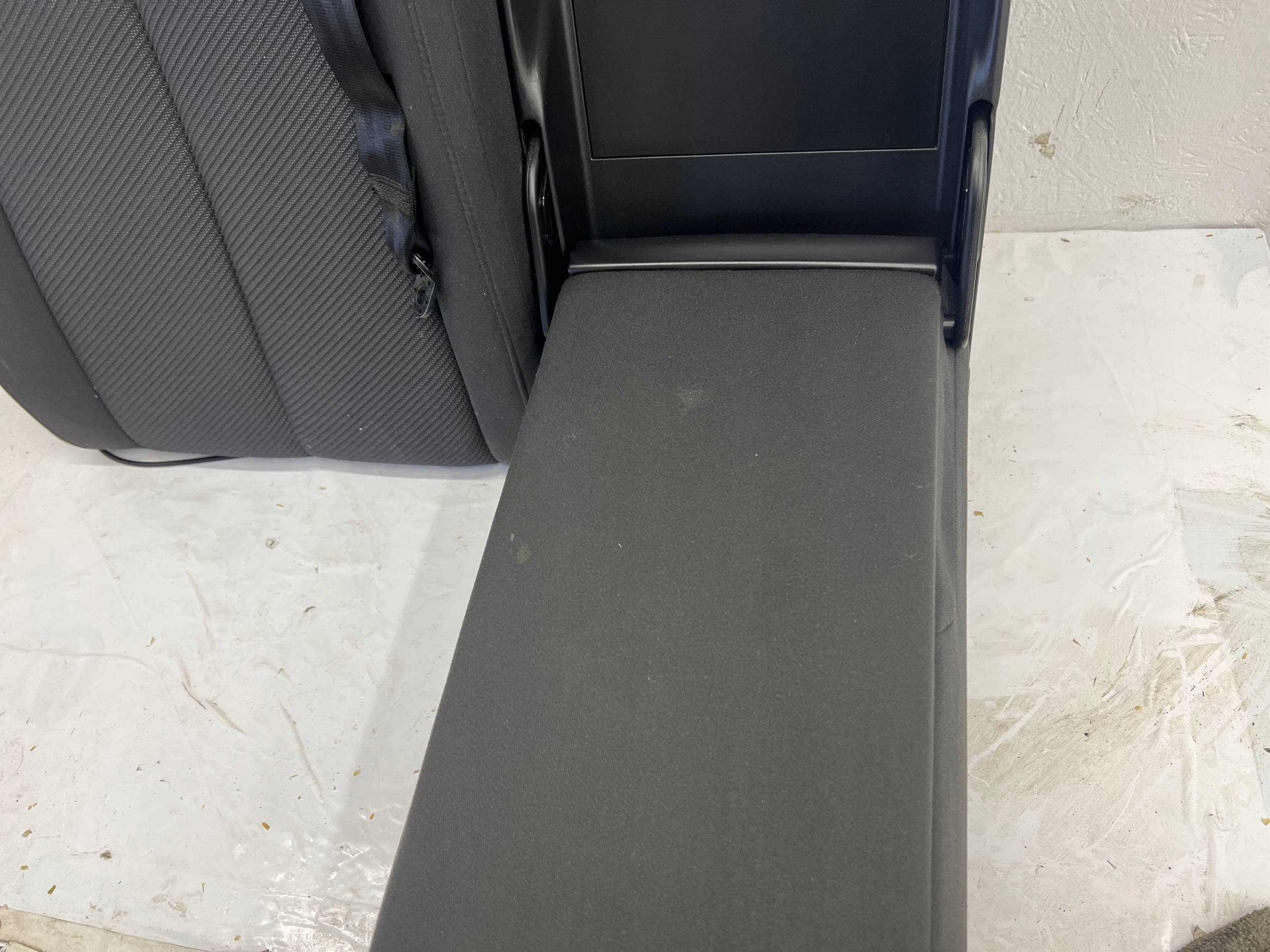 ORYGINALNE OPARCIE KANAPY right rear part armrest AUDI A7 C7 KOMBI