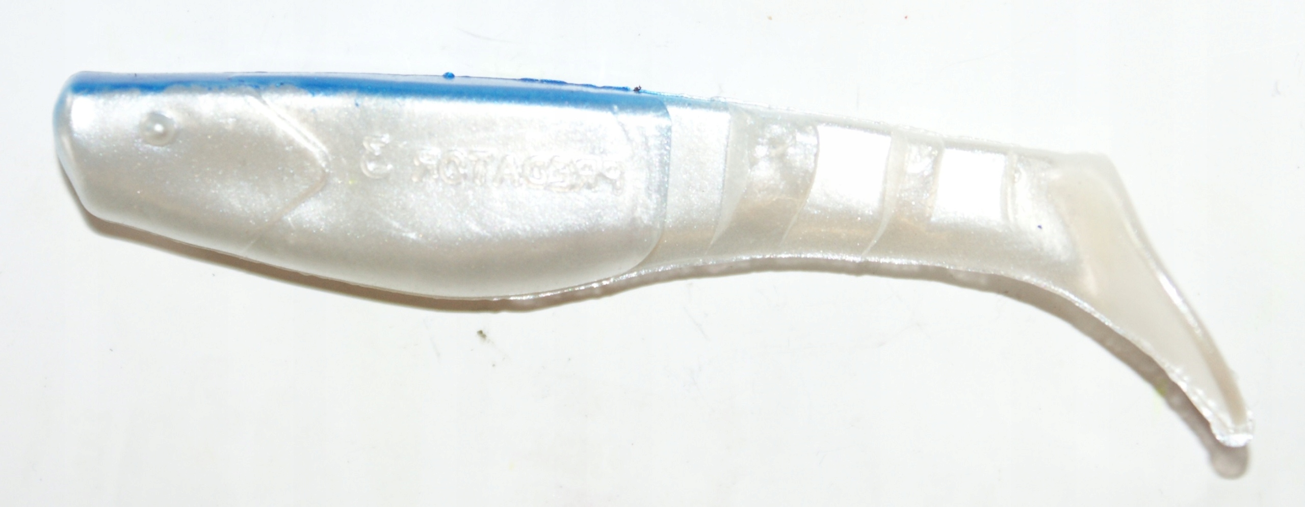 Manns Predator 3 9cm Perła niebieski grzbiet