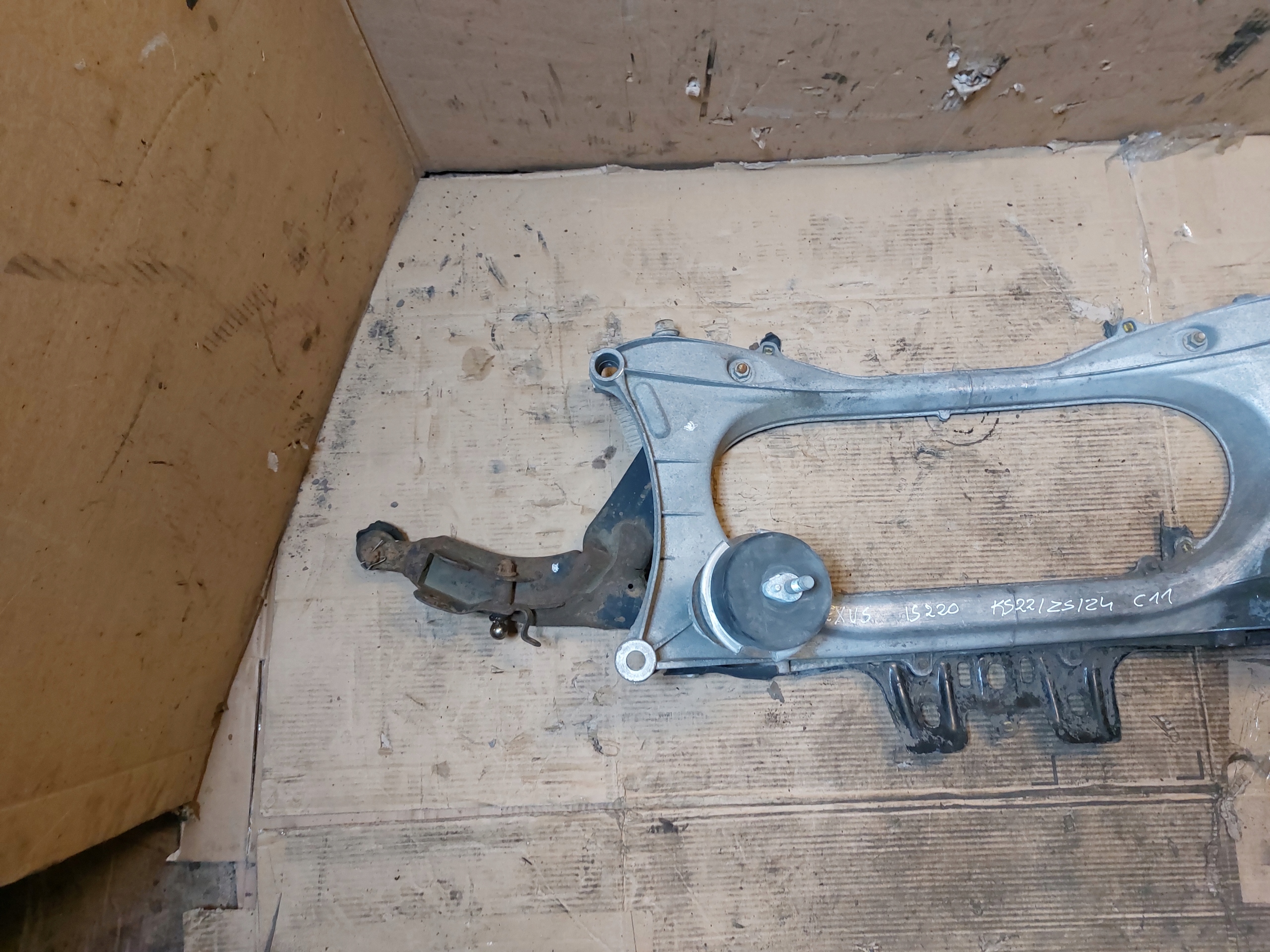 axle beam sider front LEXUS IS250