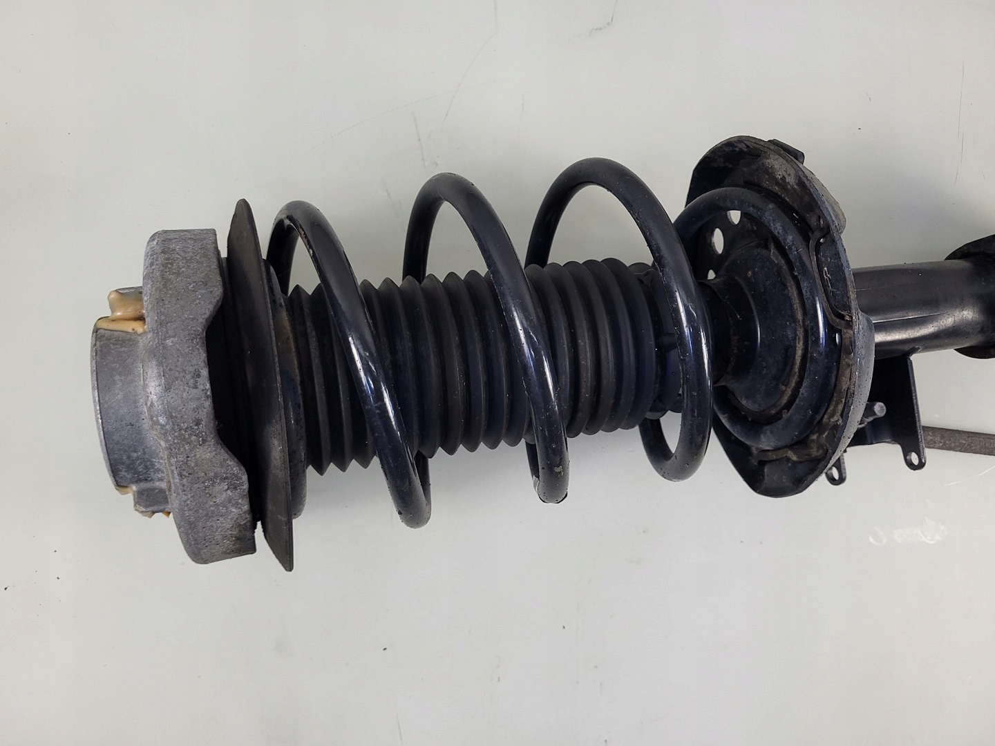 shock absorber left front front 2.2 cdi MERCEDES CLA C117 W117 A1763201938