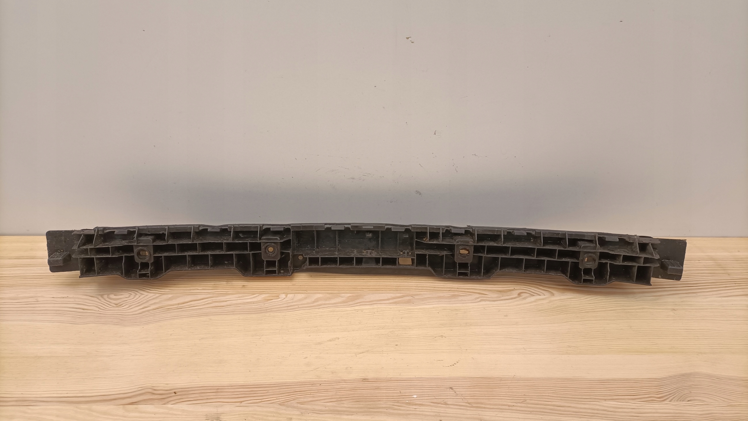 VW GARBUS 5C NEW BEETLE 11R+ bumper bracket rear part central K101/881