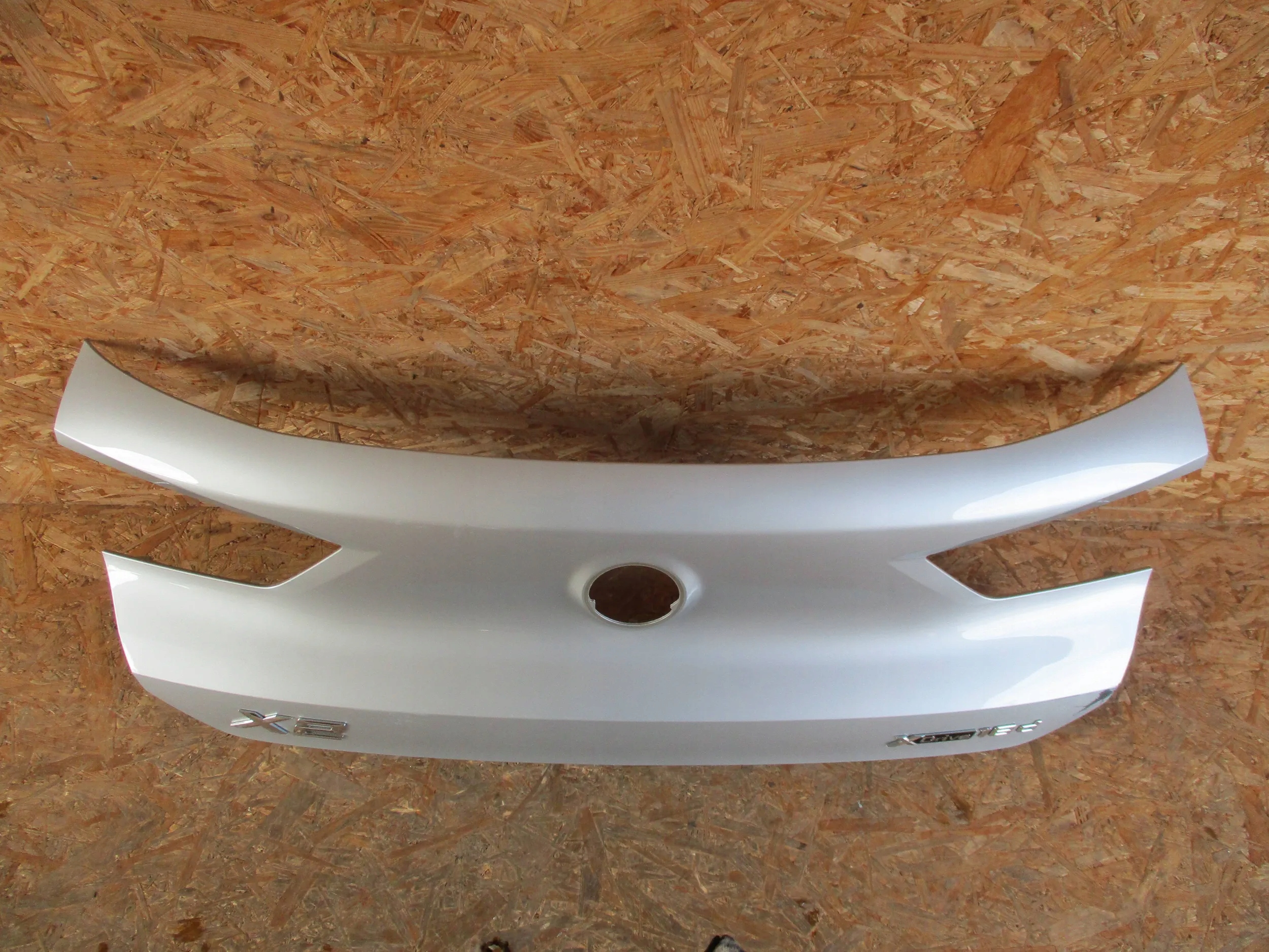 COUVERTURE DU CAPOT ARRIÈRE BMW X2 F39