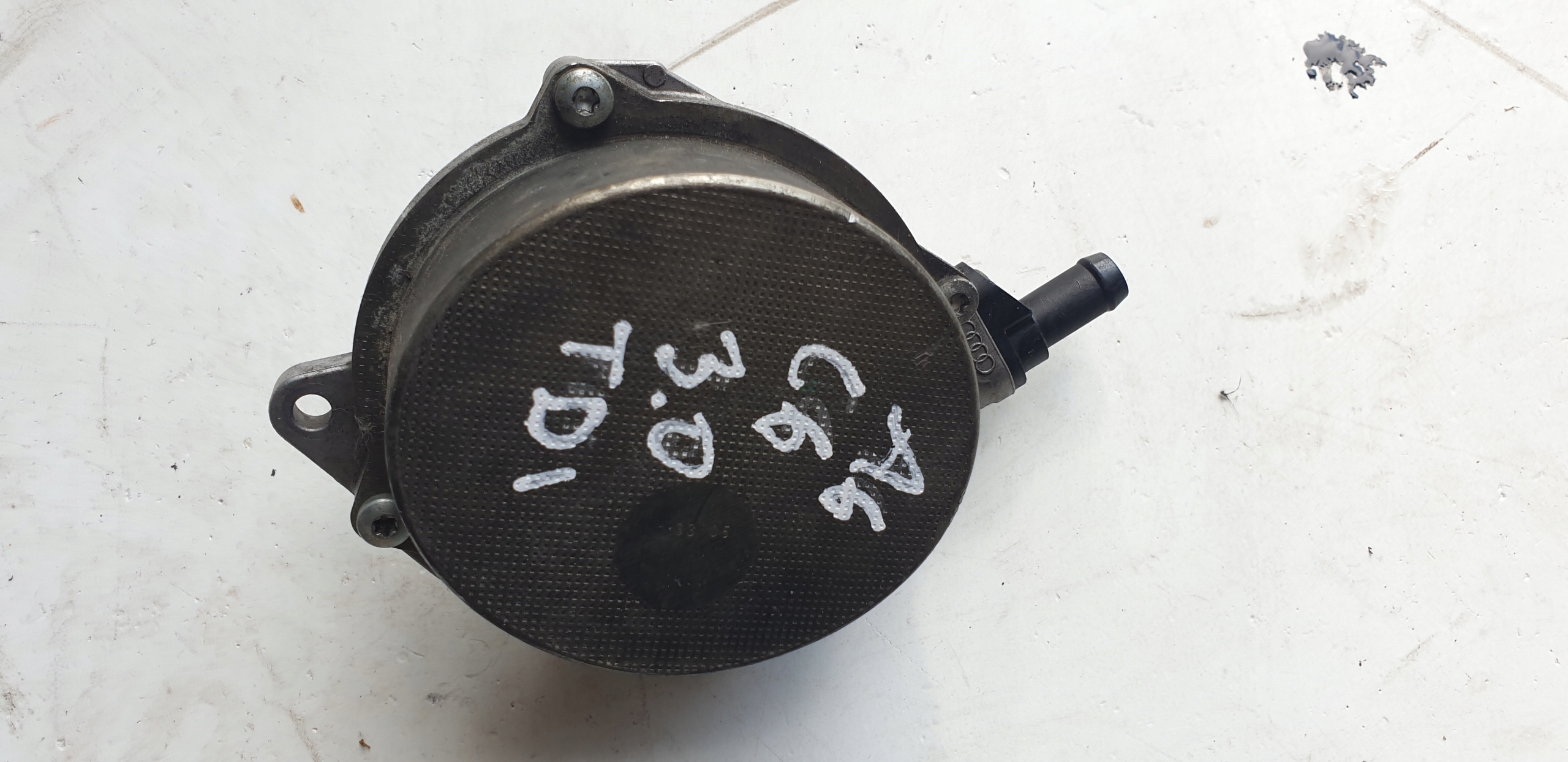 VACUM Pompa AUDI A6 C6 Q7 2.7 , 3.0 057145100T
