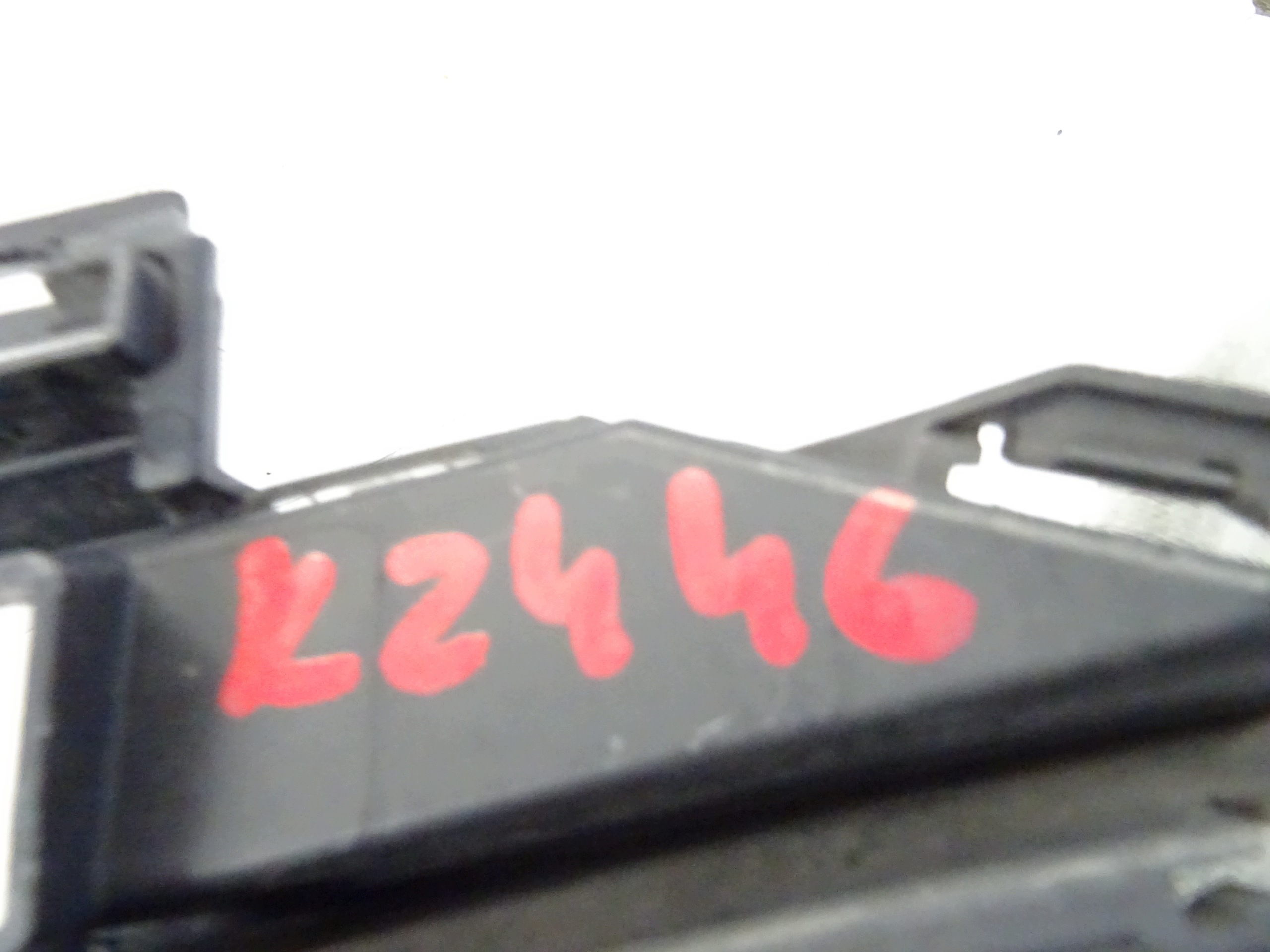 grid of a bumper front central VW GOLF VII LIFT 5G0853677M