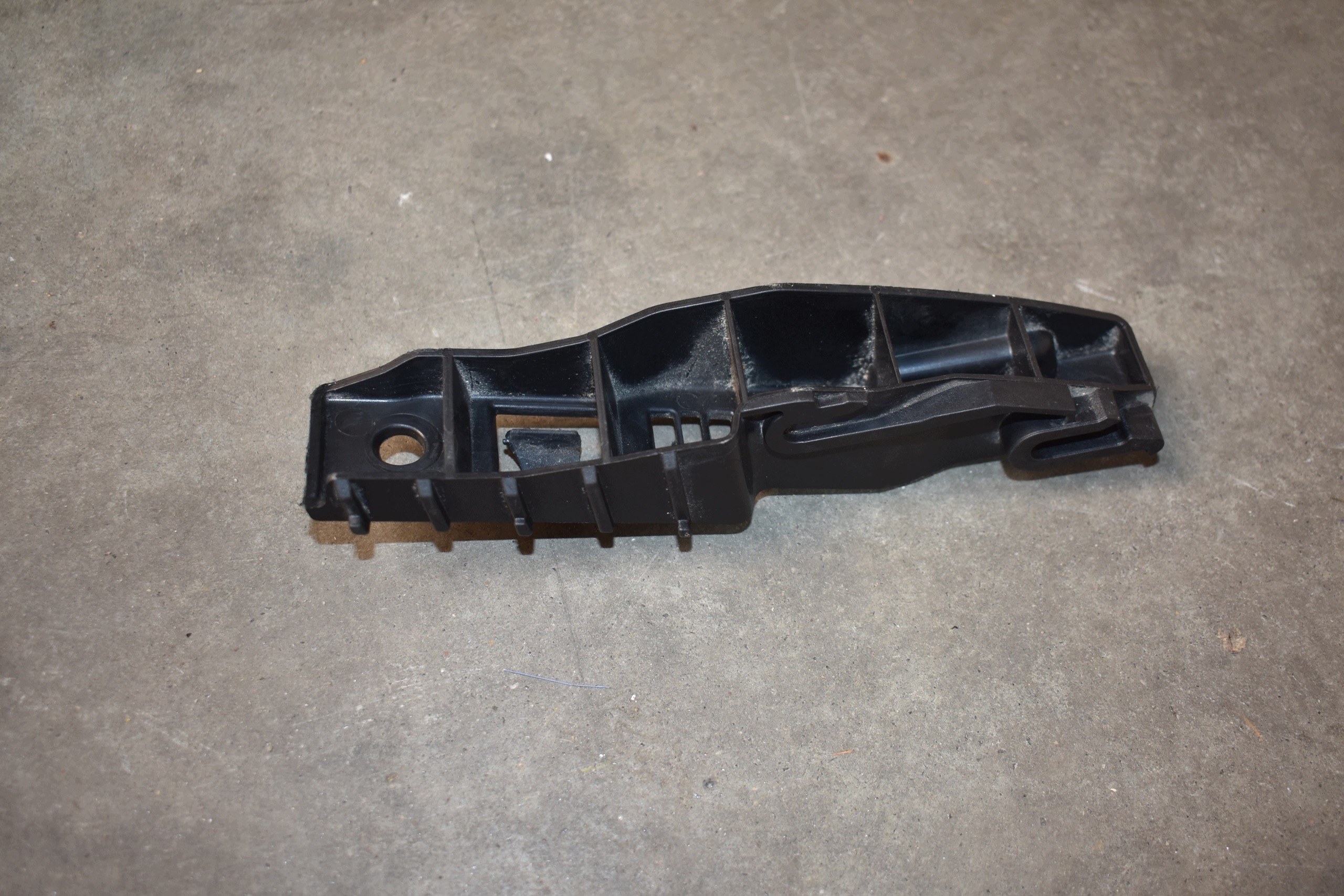 IDEALNY support bracket console left PORSCHE 982