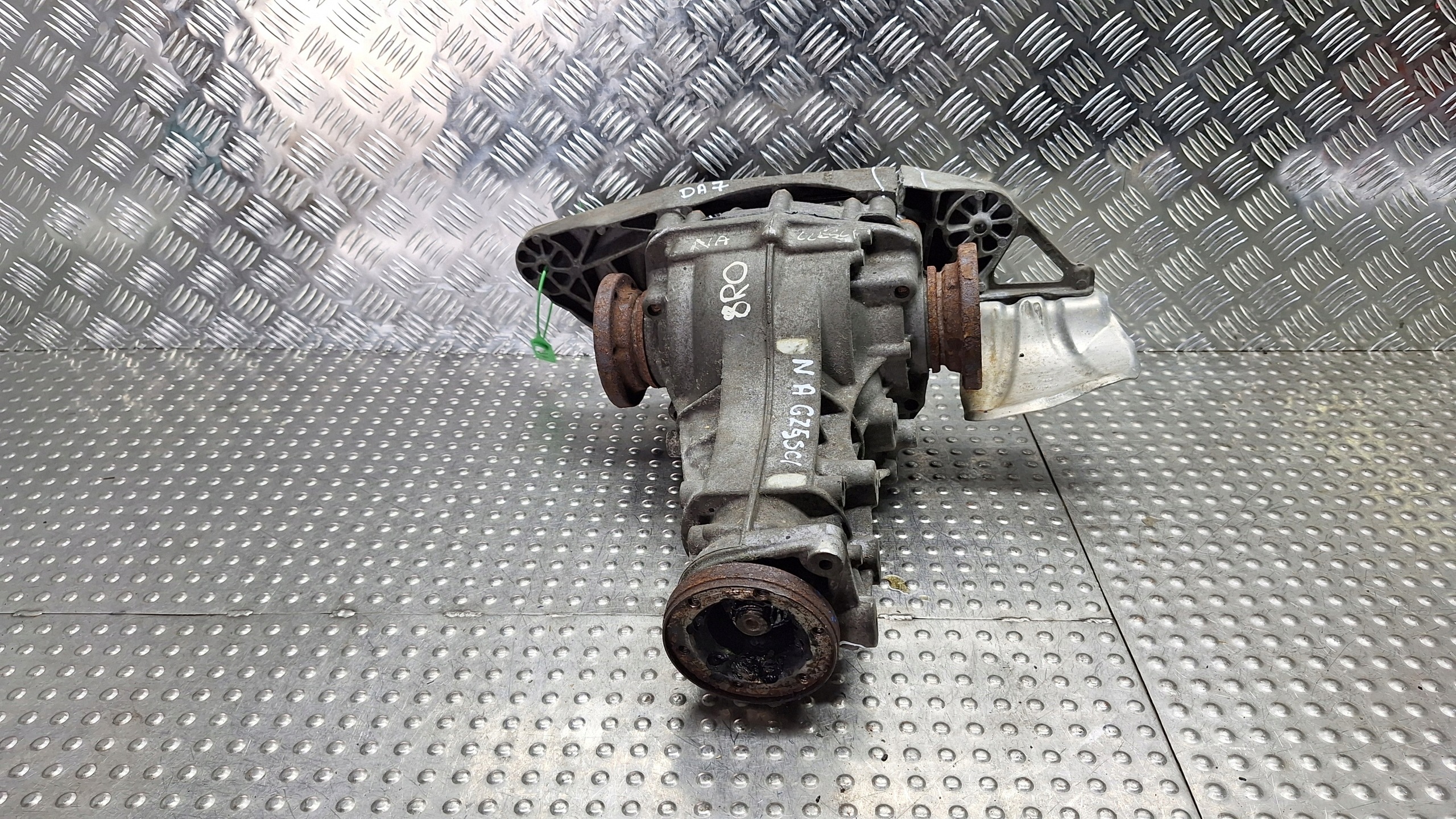 differential diff rear part 42:9 LLU 0BD500043K AUDI Q5 8R 2.0 TDI damaged holder