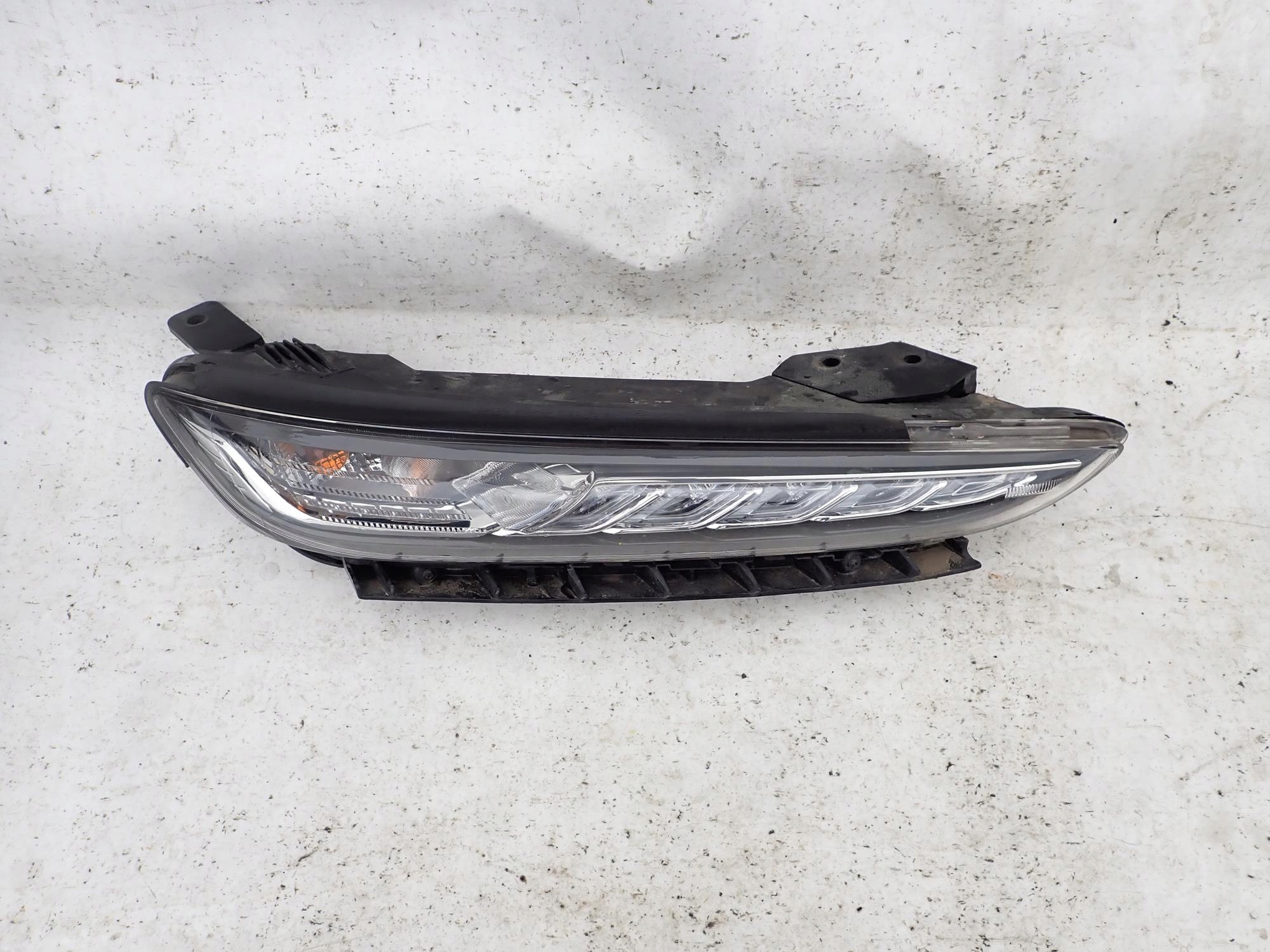HYUNDAI KONA and 1 17-20 light front front right