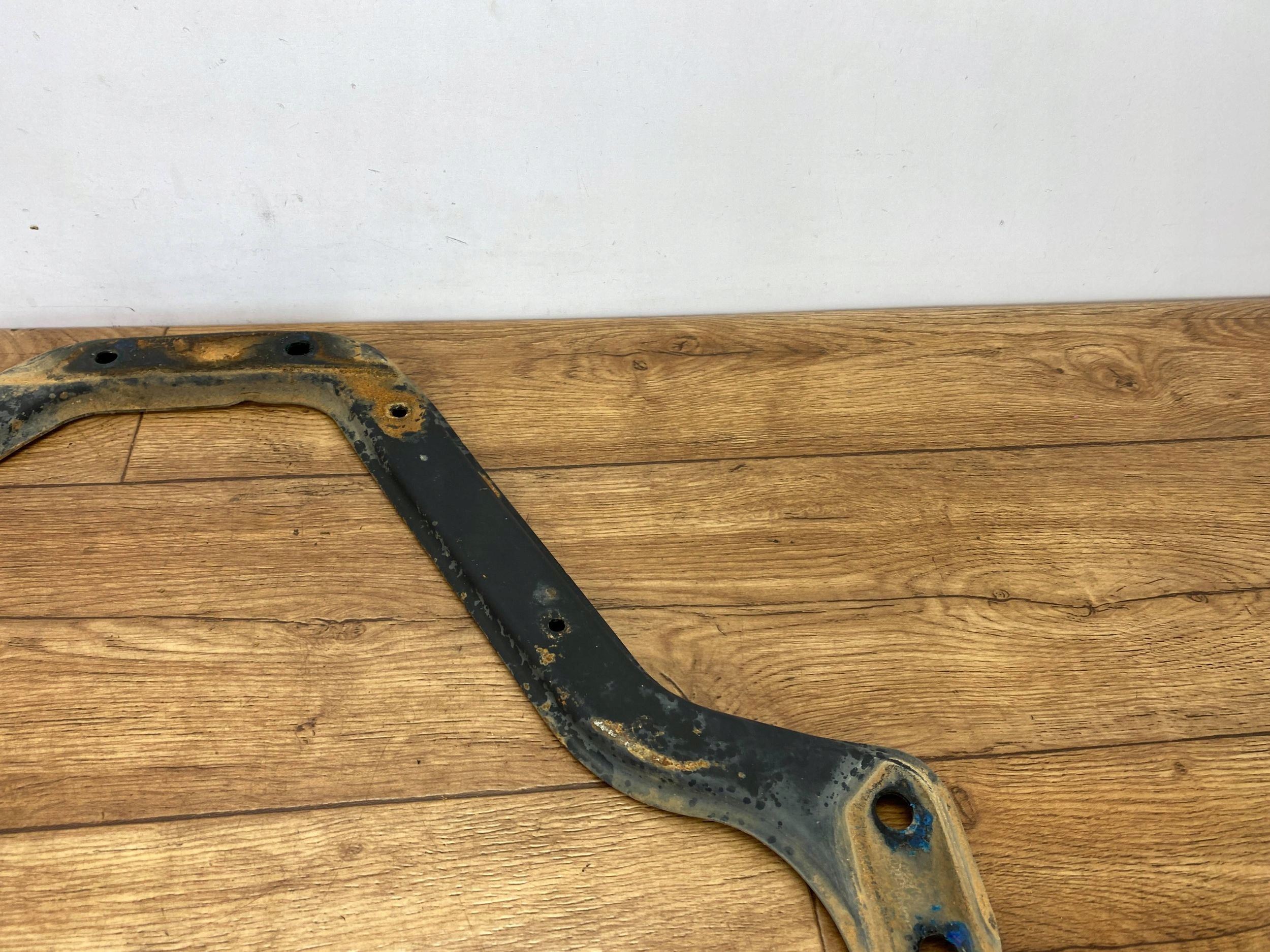 console kolyski sanek wozka springing front Ford Mustang VI 2015+