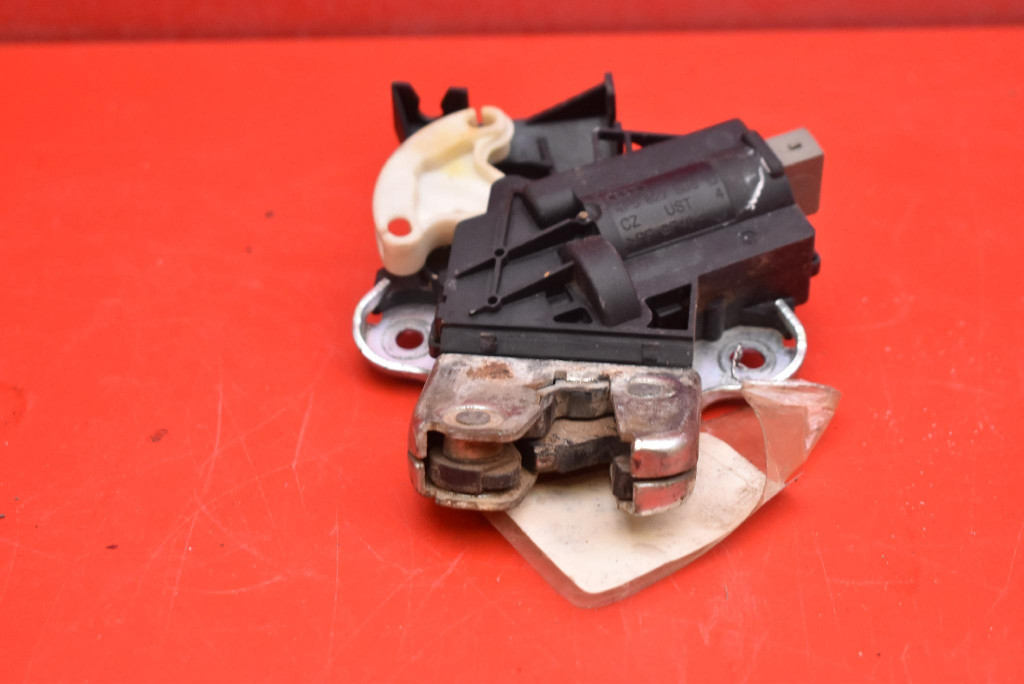 lock bonnet rear part boot 4F5827505D VW JETTA 5 V sedan 05-11