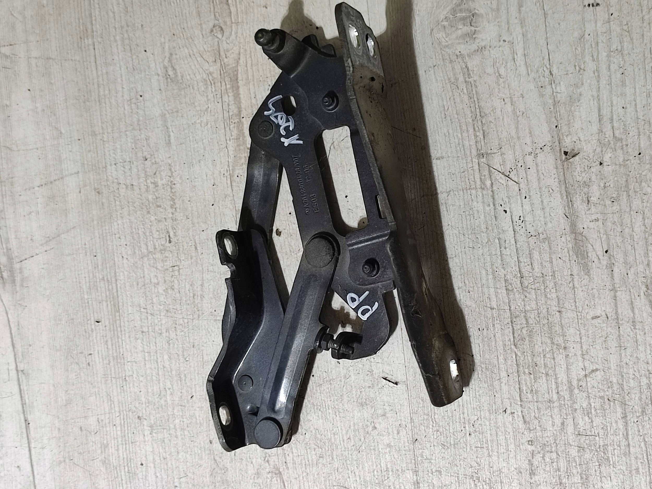 Mercedes-Benz GLK (X204) 2013 front right hinge bonnets of the engine