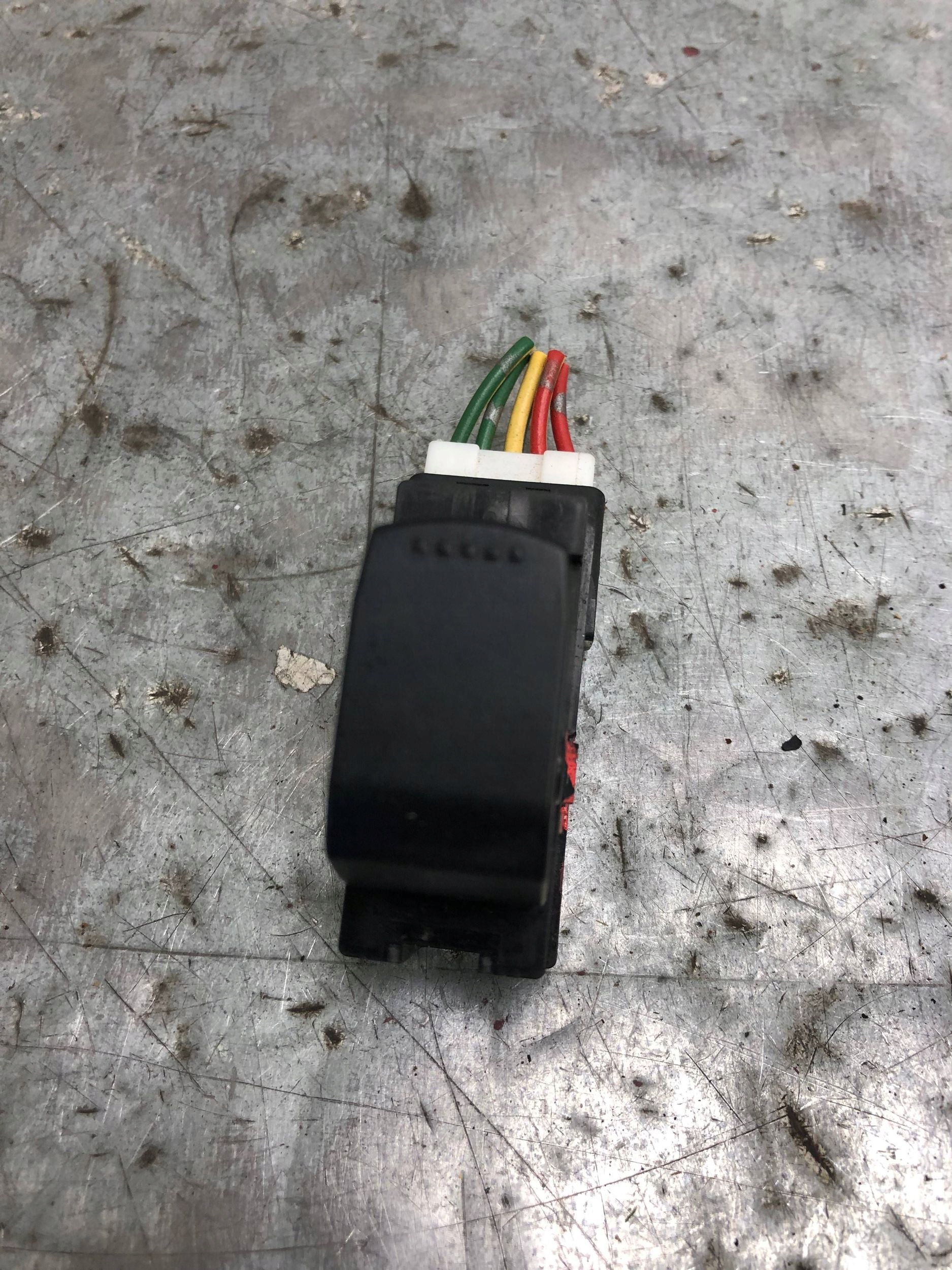 switch windows left rear part SUZUKI SX4 62J002716T