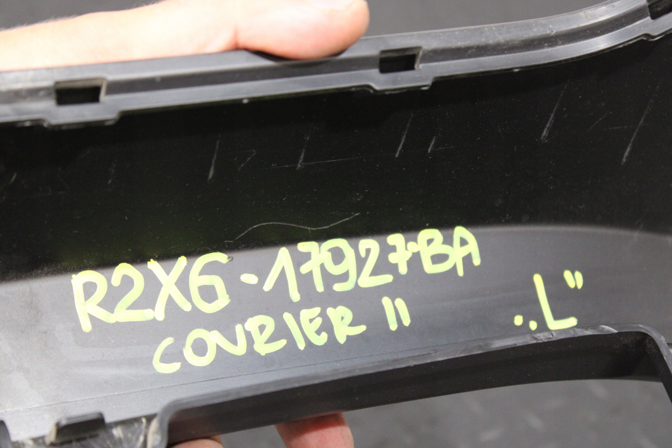 moulding corner of a bumper left rear part FORD TRANSIT COURIER MK2 2024
