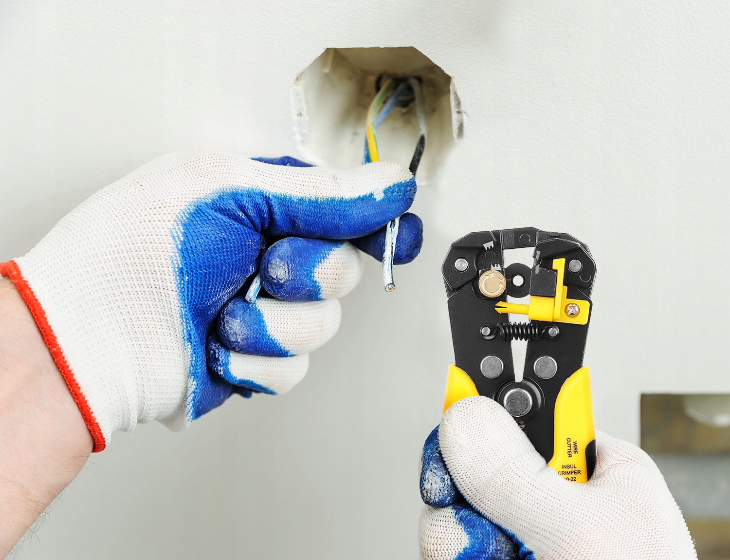 Ściągacz Izolacji do Kabli Przewodów Zaciskarka Stan opakowania oryginalne