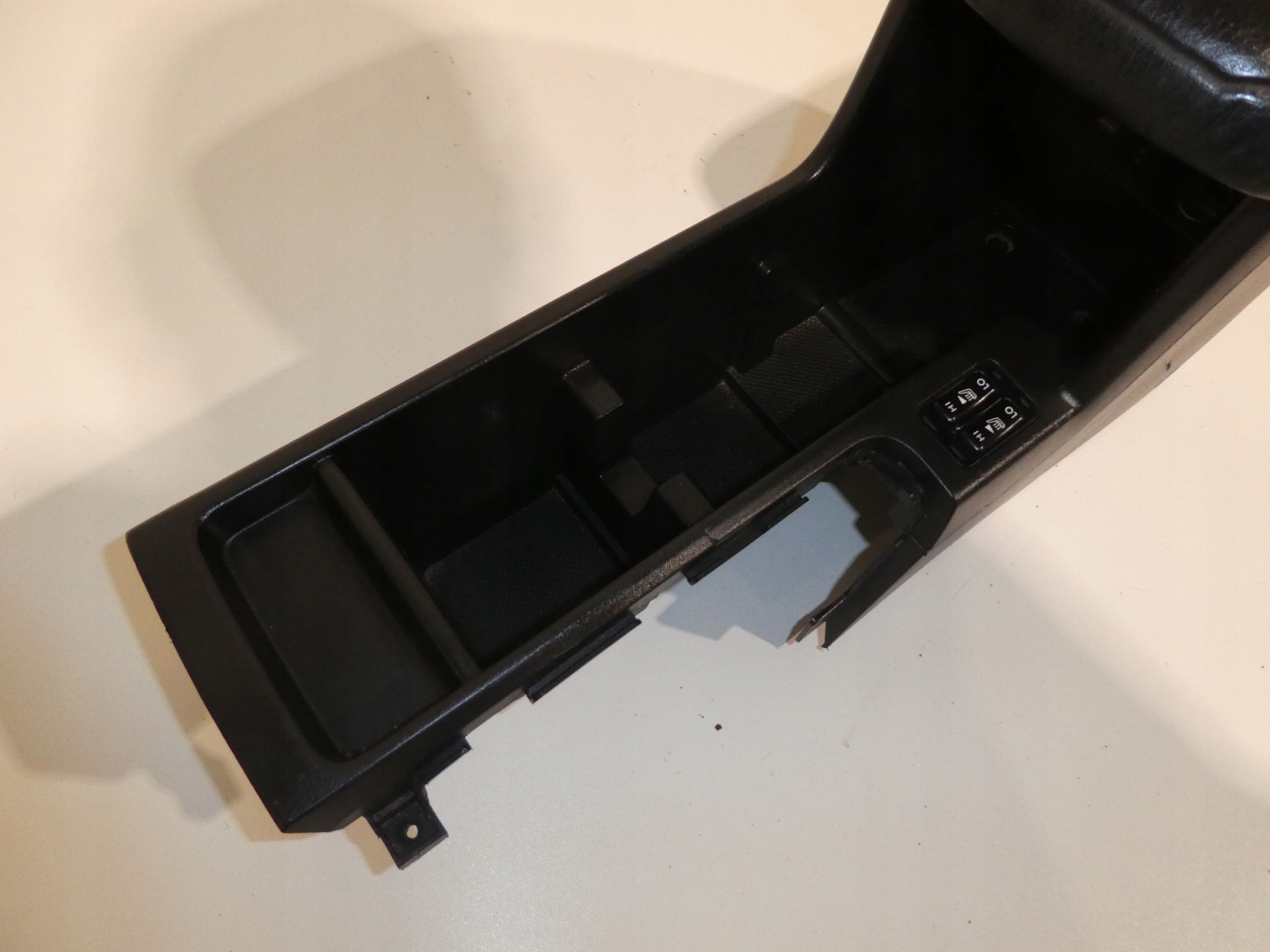SUBARU FORESTER III TUNEL armrest