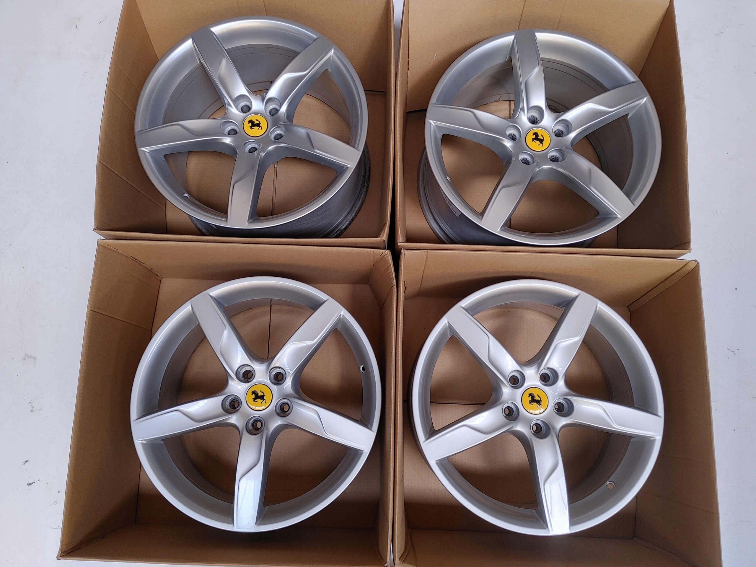 ДИСКИ АЛЮМІНІЙ ФЕРАРІ КАЛІФОРНІЯ TURBO 19'