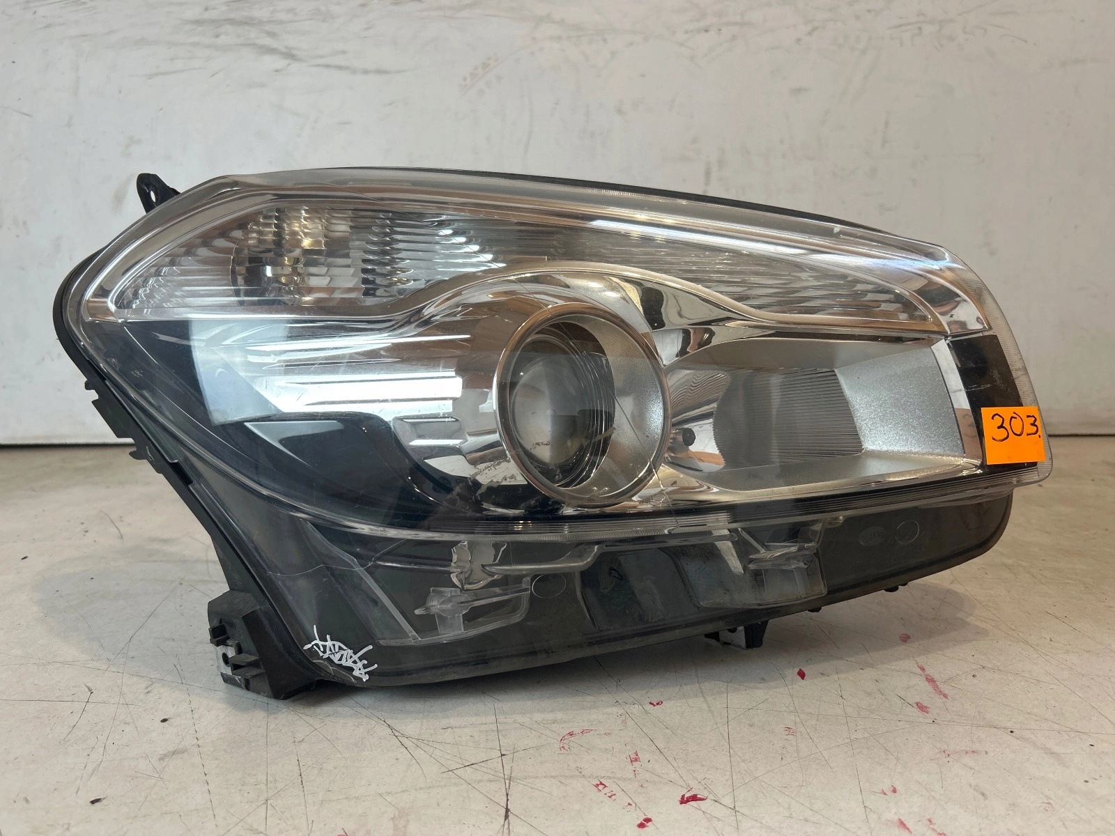 light front front right Nissan Qashqai J10 Lift UK Anglik