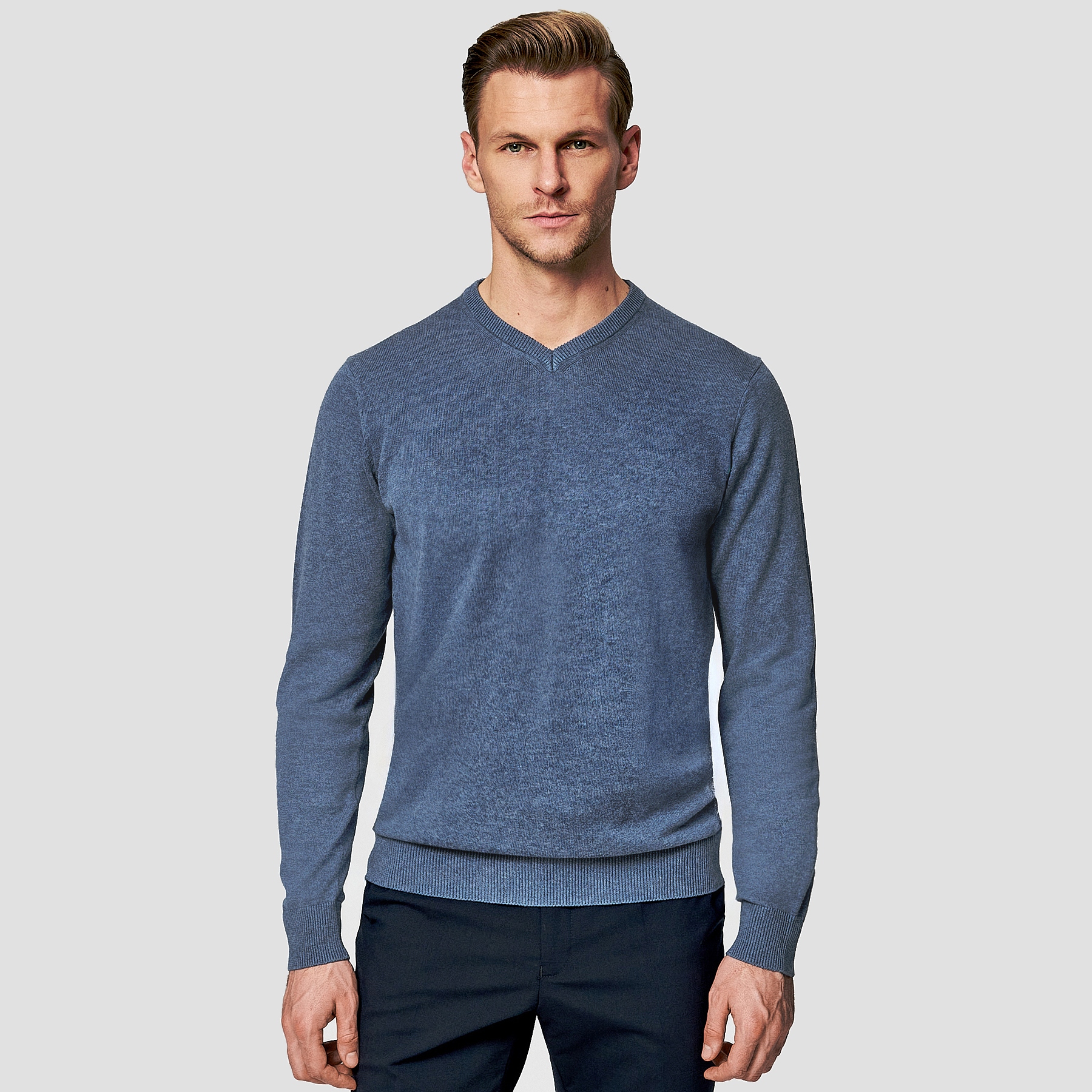 Modrý pánský svetr s výstřihem do V 100% bavlna Pako Lorente vel