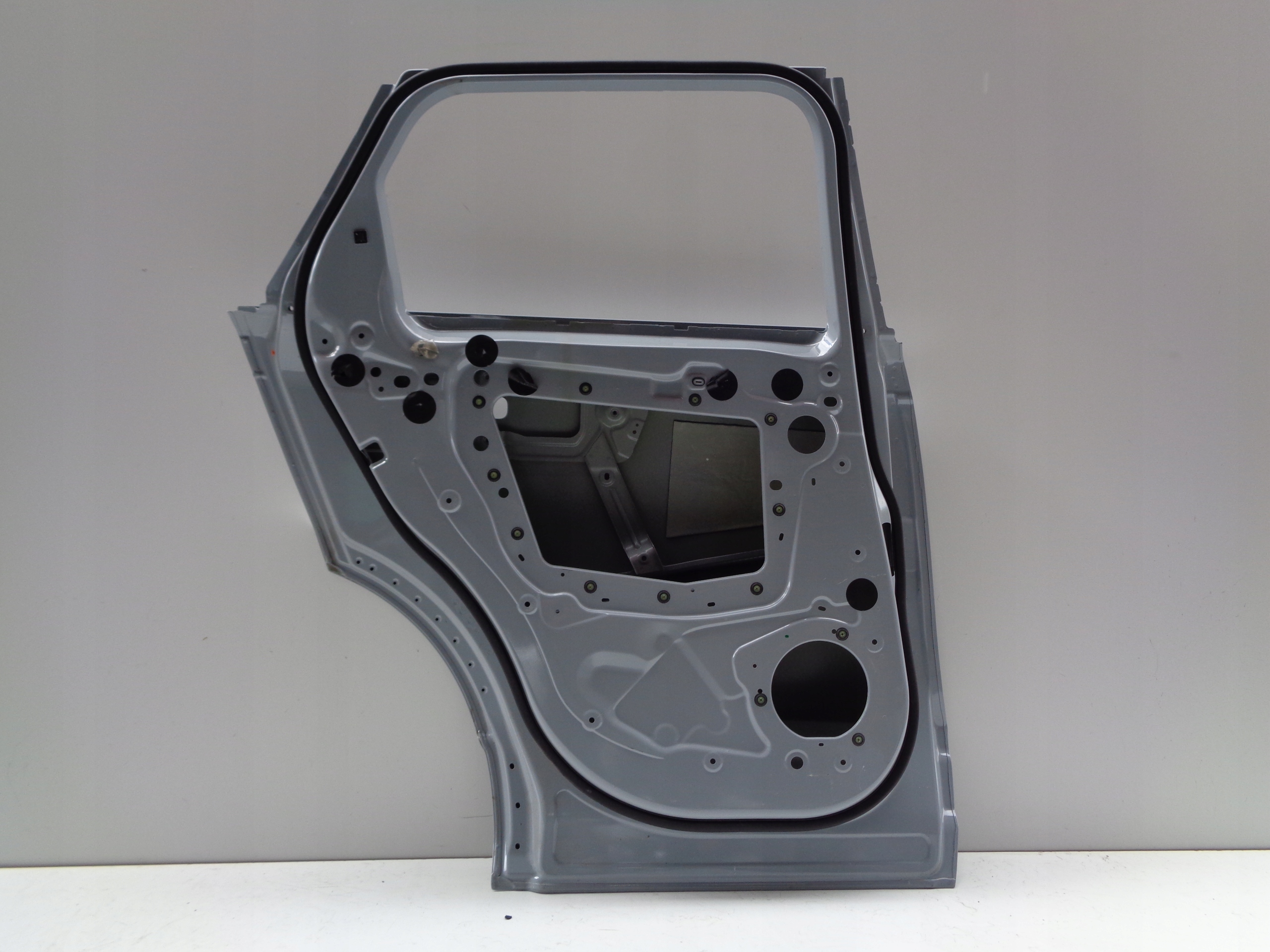 door left rear. RANGE ROVER VELAR 18- NR 46401