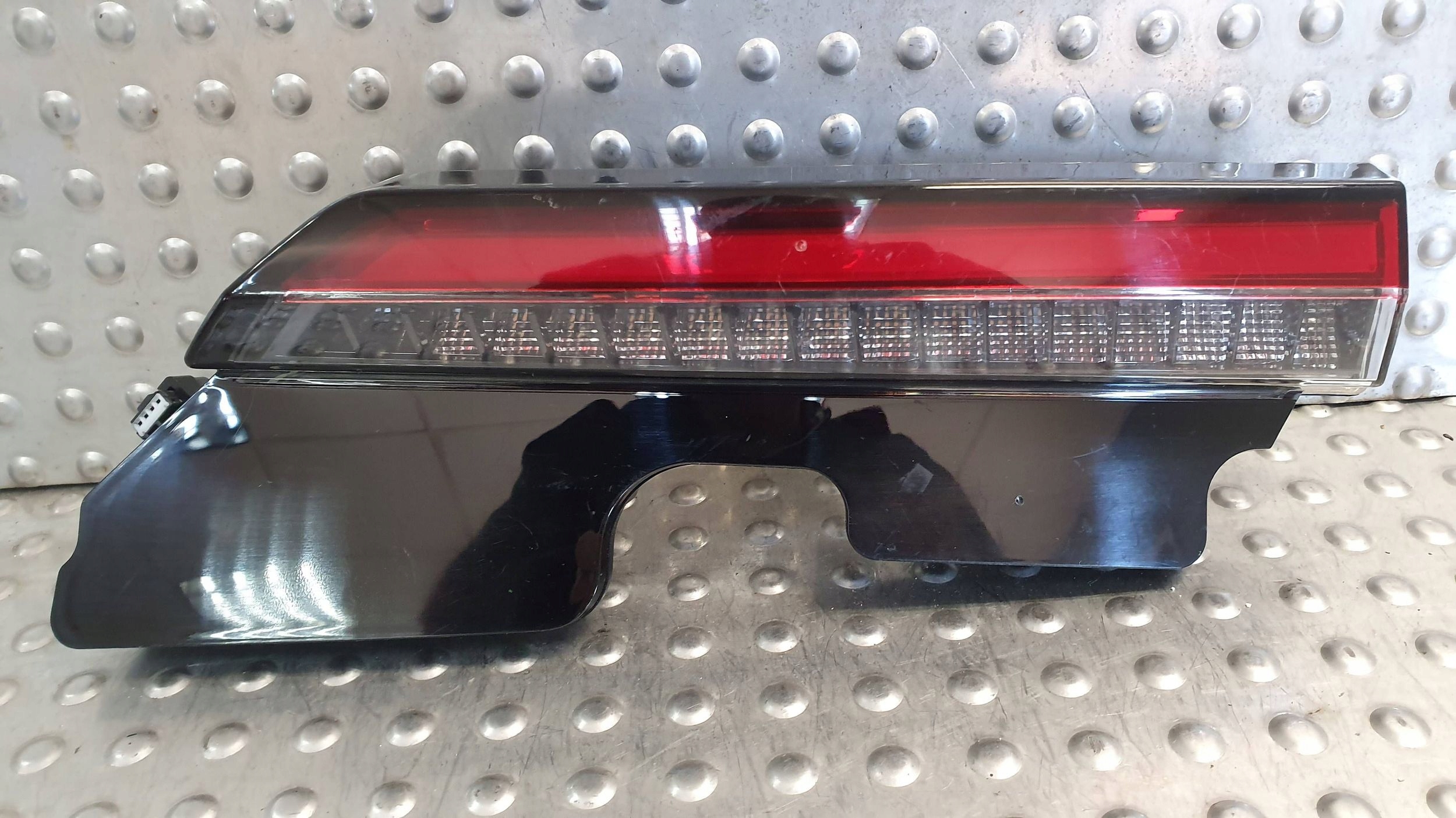 light rear part left VOLVO C40 to the bonnet 21- 32365672