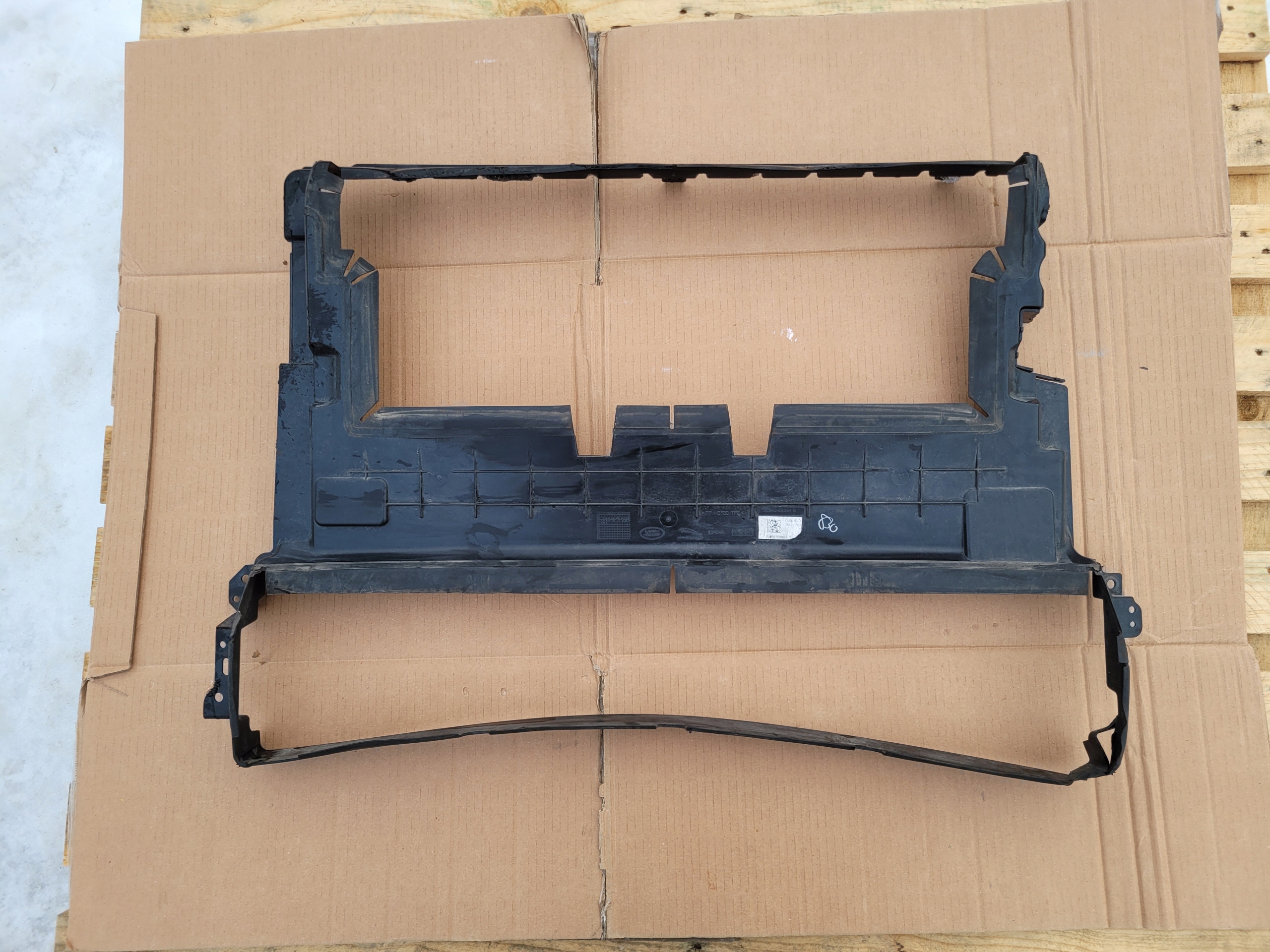 WLOT POWIETRZA RANGE ROVER VELAR L560 LIFT 21- M8A2-8B384-B