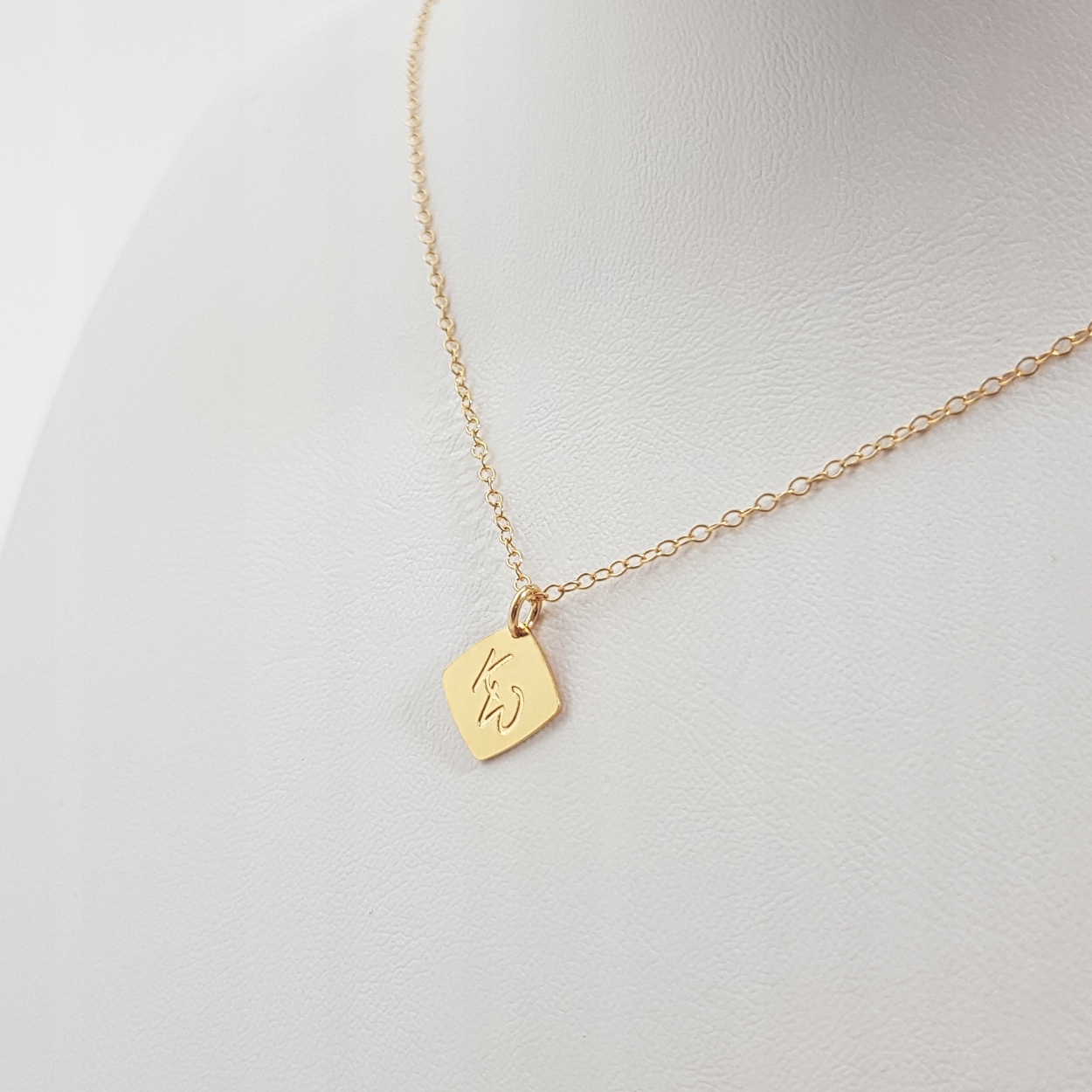 

Prezent z grawerem Łańcuszek celebrytka Karo