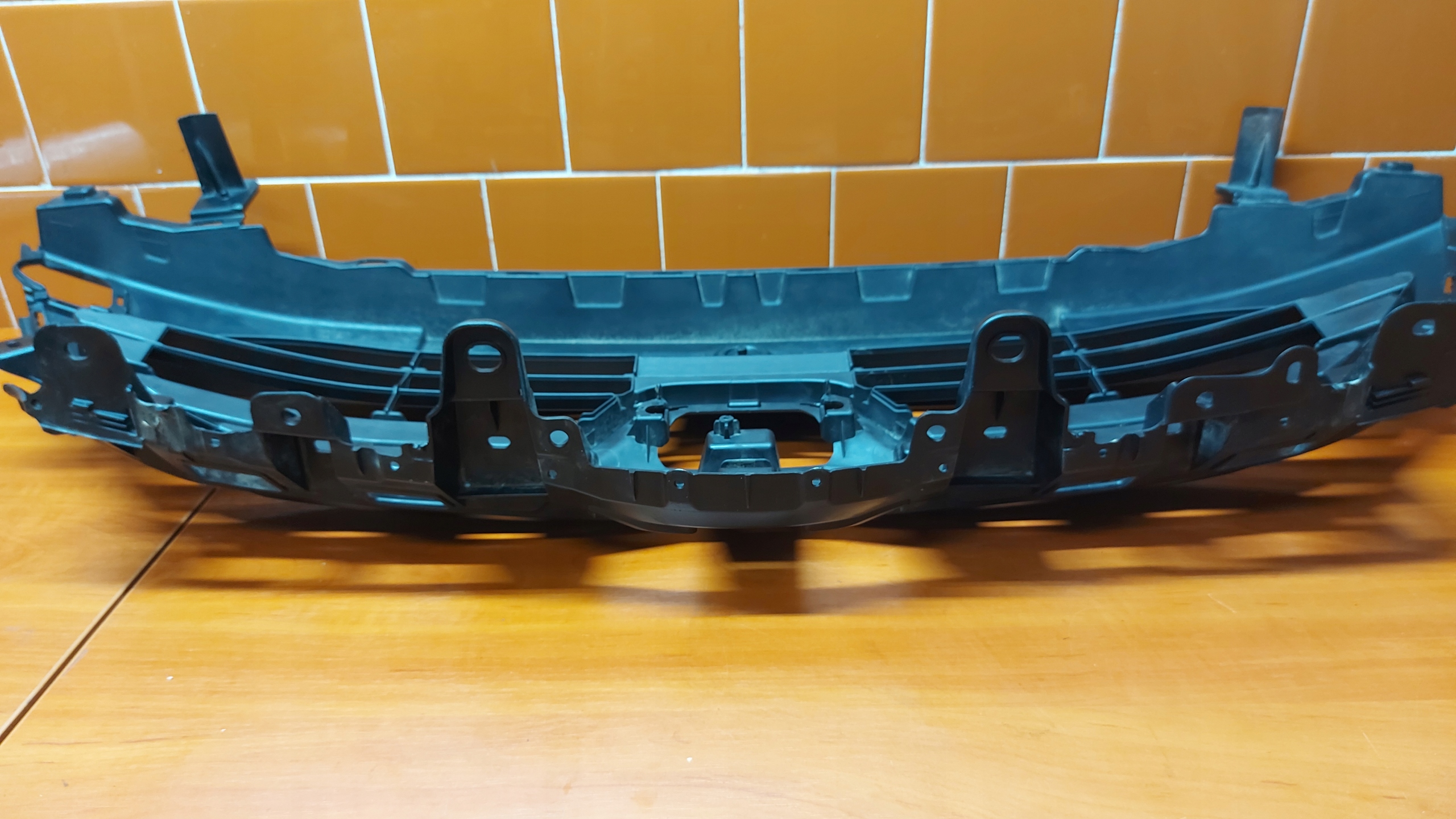 grid grille of a bumper front front TOYOTA YARIS IV 20