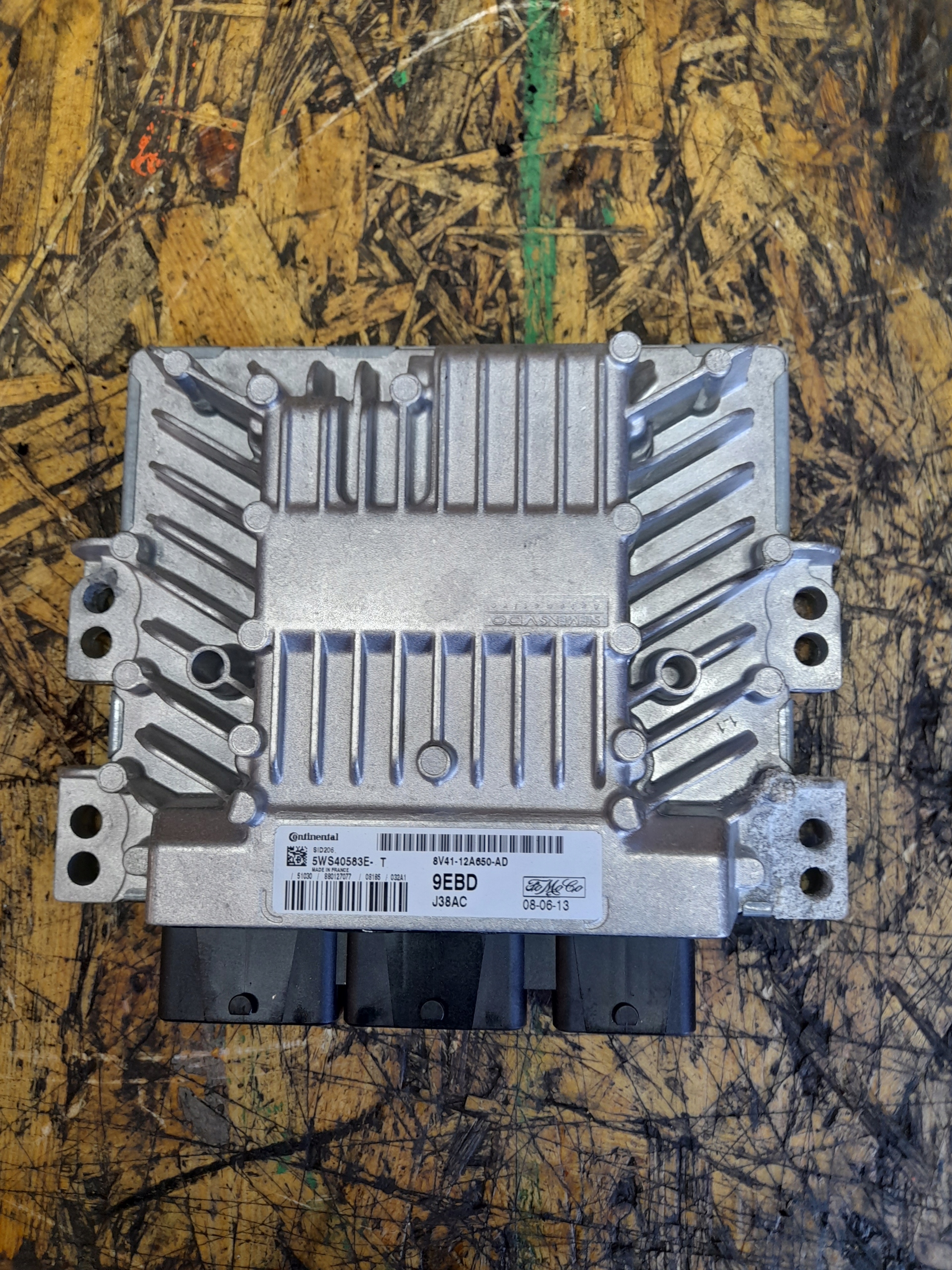 FORD KUGA MK1 2.0 TDCI KOMPUTER SILNIKA Numer katalogowy części 8V4T-12A650-AD