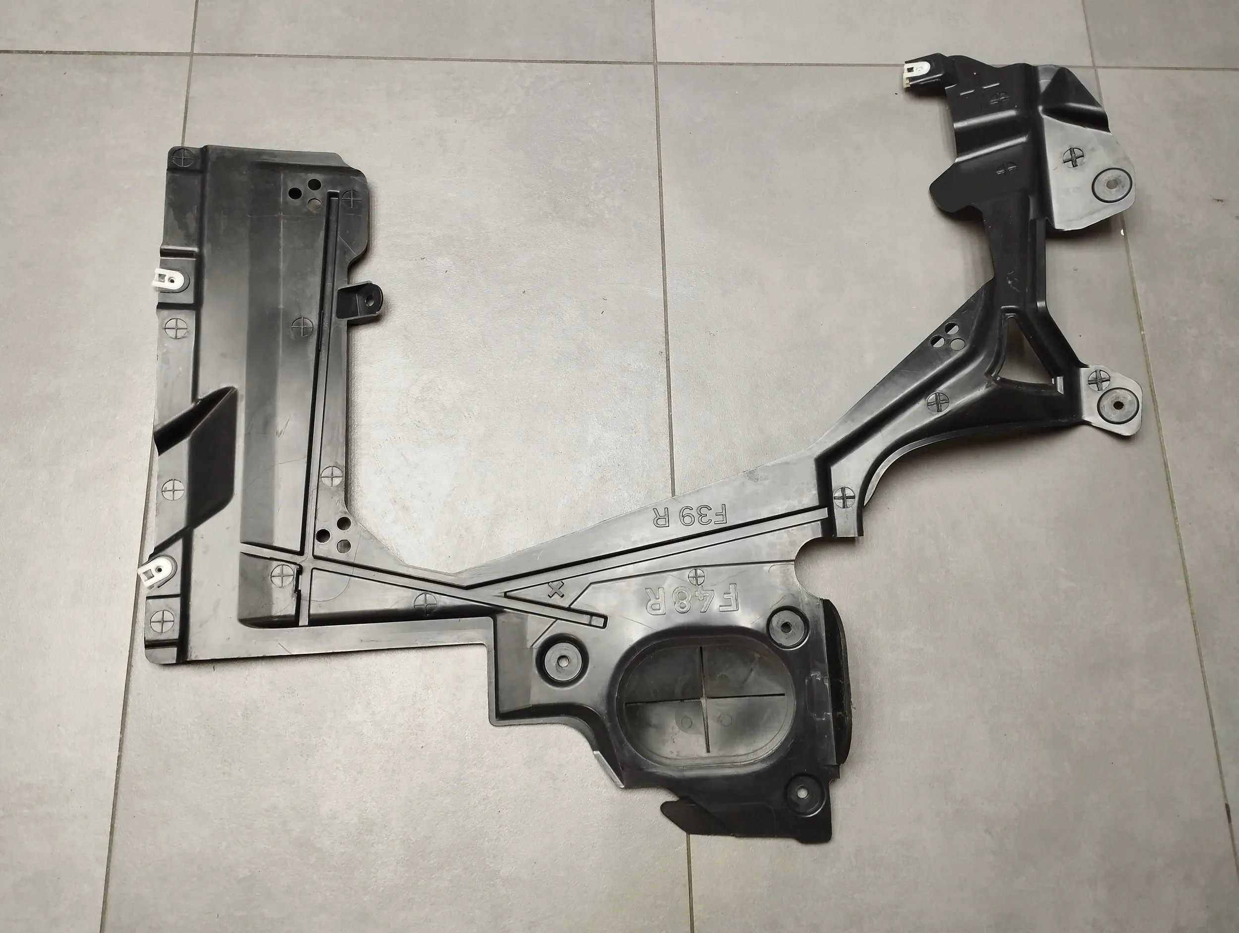 BMW X1 F48 Blende Abdeckung tank 7354760