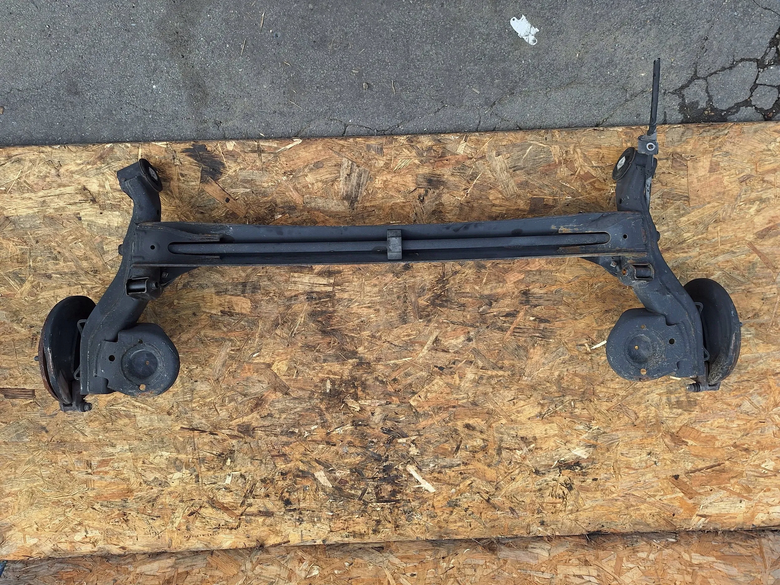 Oś tył belka 55111-2K100 Hyundai ix20 VENGA 10-19 Numer katalogowy części 55111-2K100