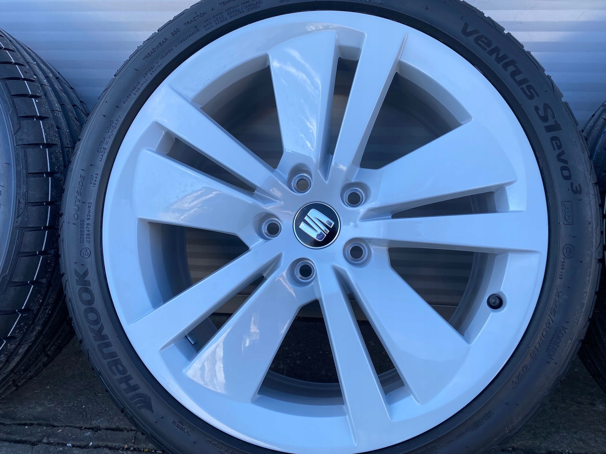 ORYGINAŁ KOŁA LETNIE SEAT LEON CUPRA 225/40/18 21r Szerokość opony 225 mm