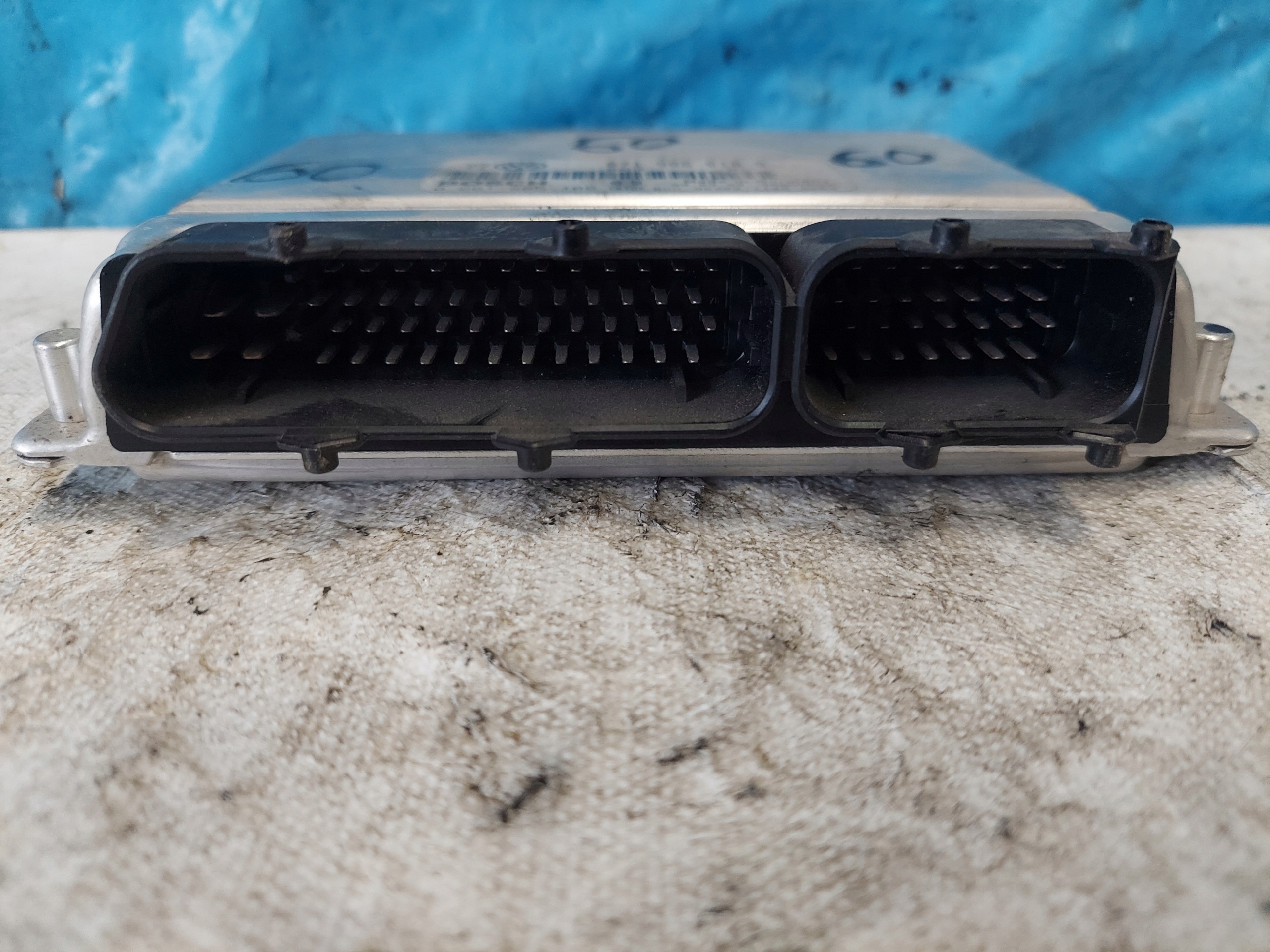 PASSAT B5 2.3 B 071906018Q control unit of the engine