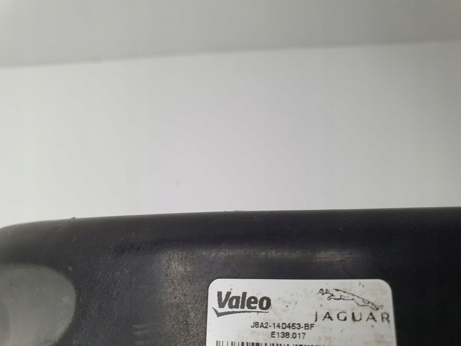 holder bracket radaru slizgu Range Rover Velar J8A2-14D453-BF