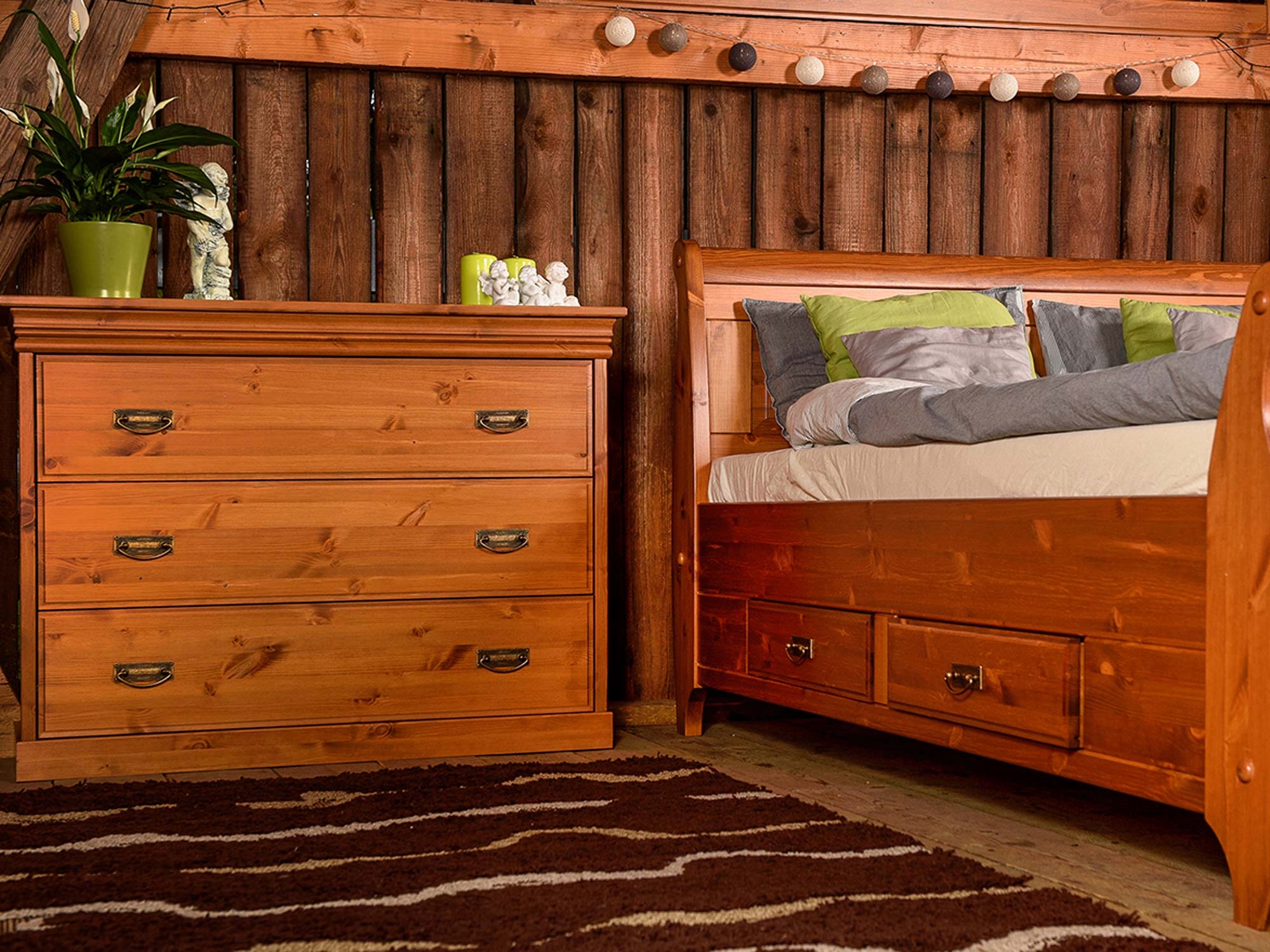 Sosnowa Mała Biała Komoda z Szufladami ANADI Głębokość mebla 42 cm